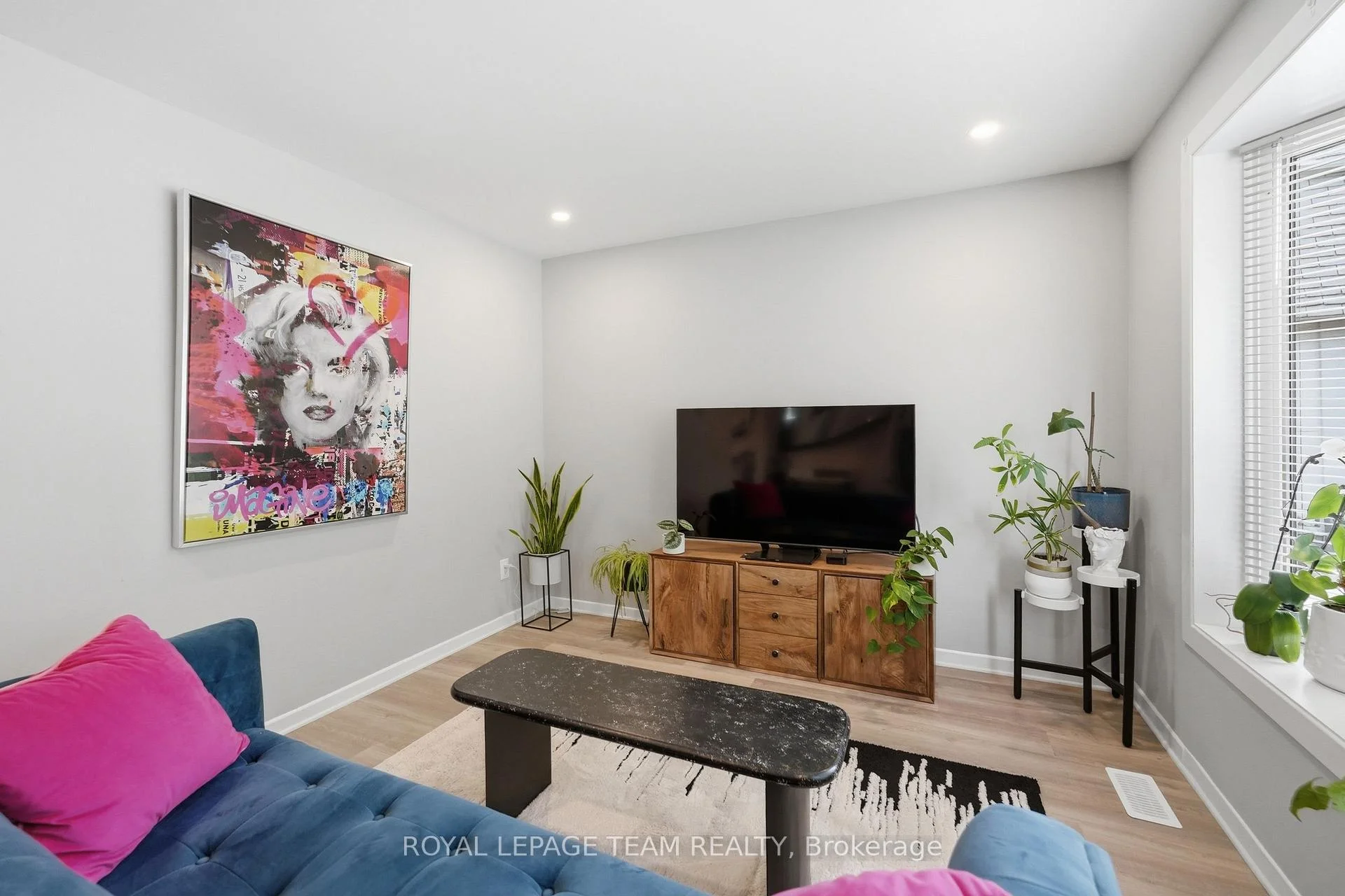 Photo 19 of 289 Montfort Street, Ottawa, Vanier — HOMEH