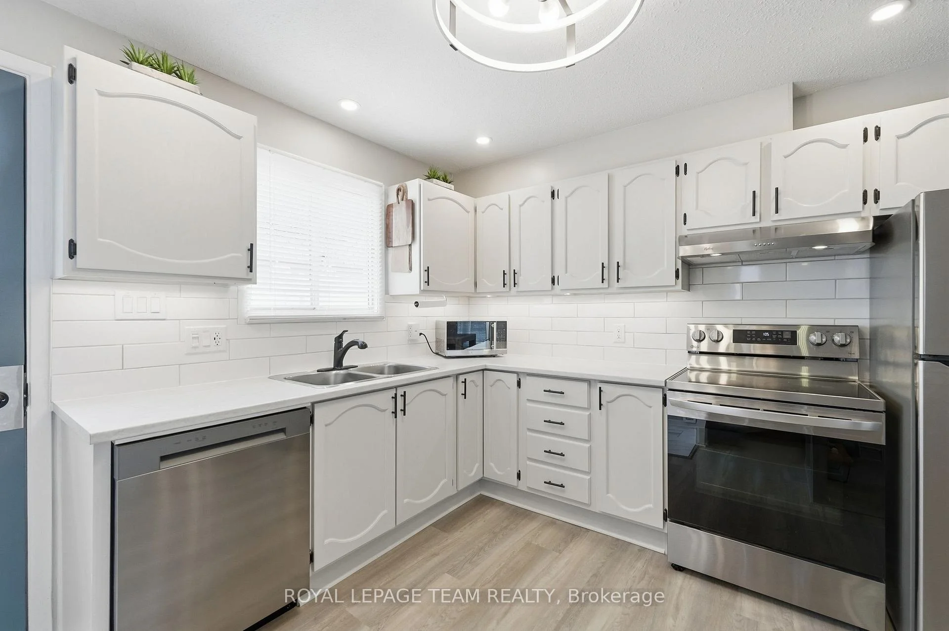 Photo 41 of 289 Montfort Street, Ottawa, Vanier — HOMEH