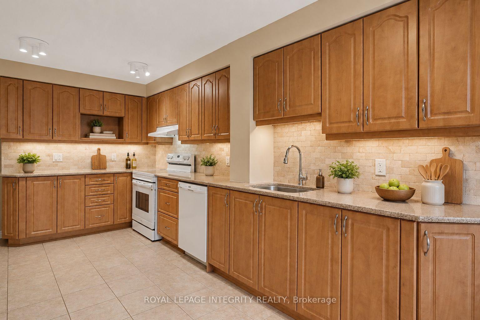 Photo 10 of Unit 26, 403 Stratas Circuit, Ottawa, Kanata - Katimavik — HOMEH