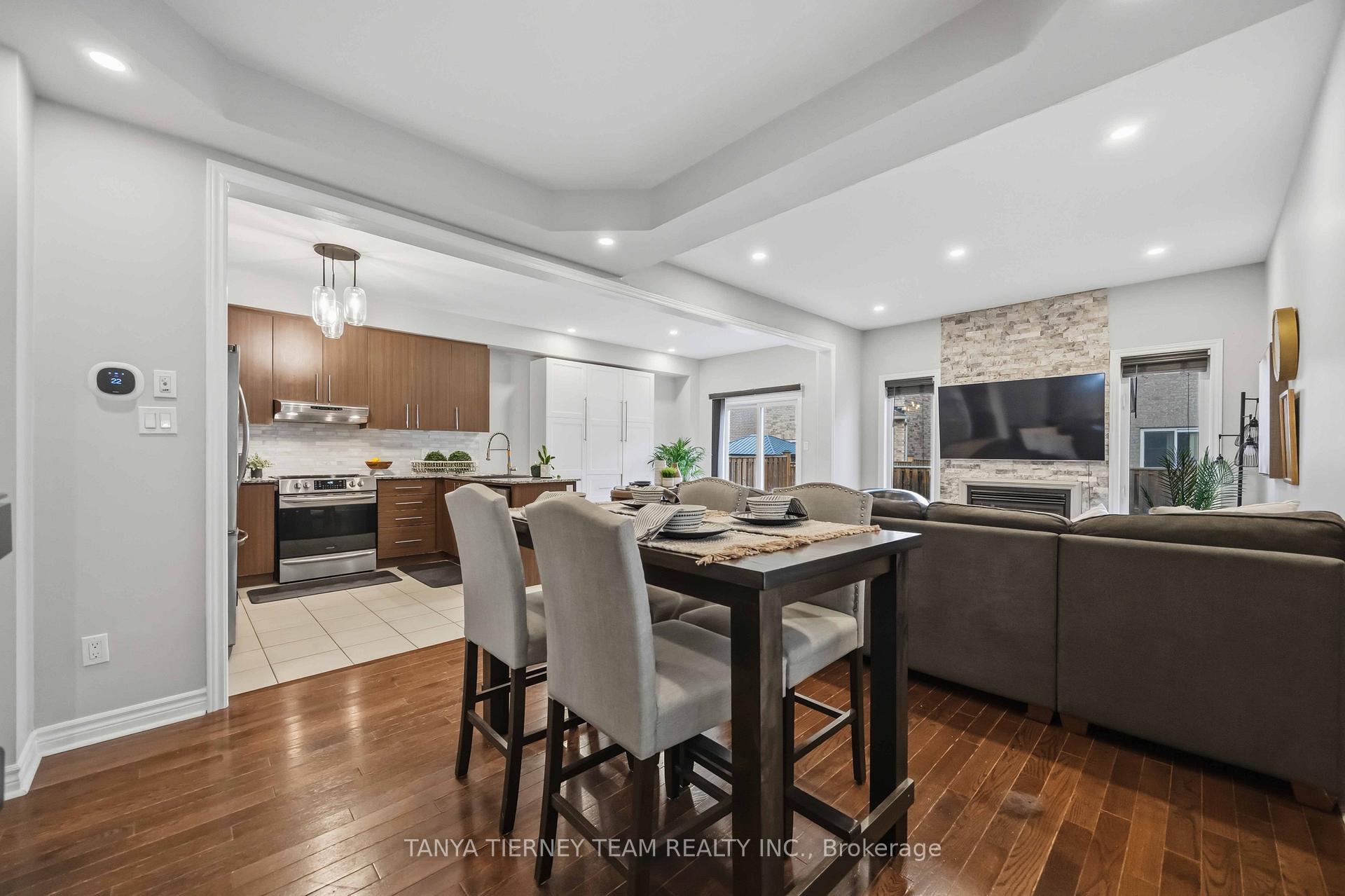 Photo 9 of 1611 Winville Road, Pickering, Duffin Heights — HOMEH