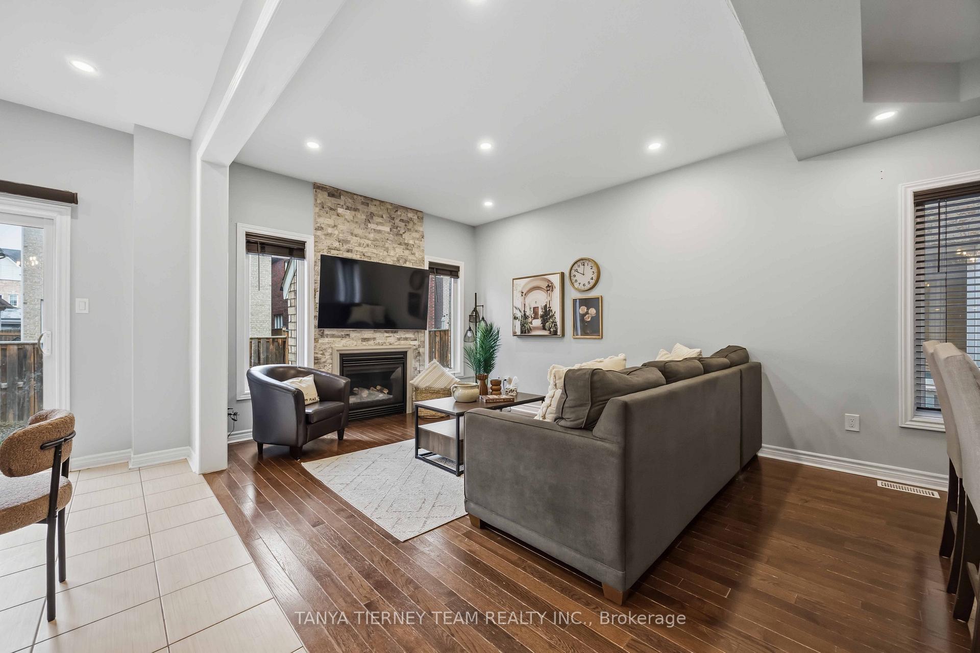 Photo 12 of 1611 Winville Road, Pickering, Duffin Heights — HOMEH