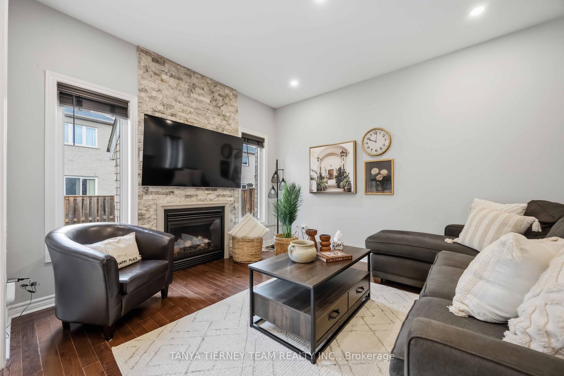 Photo 13 of 1611 Winville Road, Pickering, Duffin Heights — HOMEH