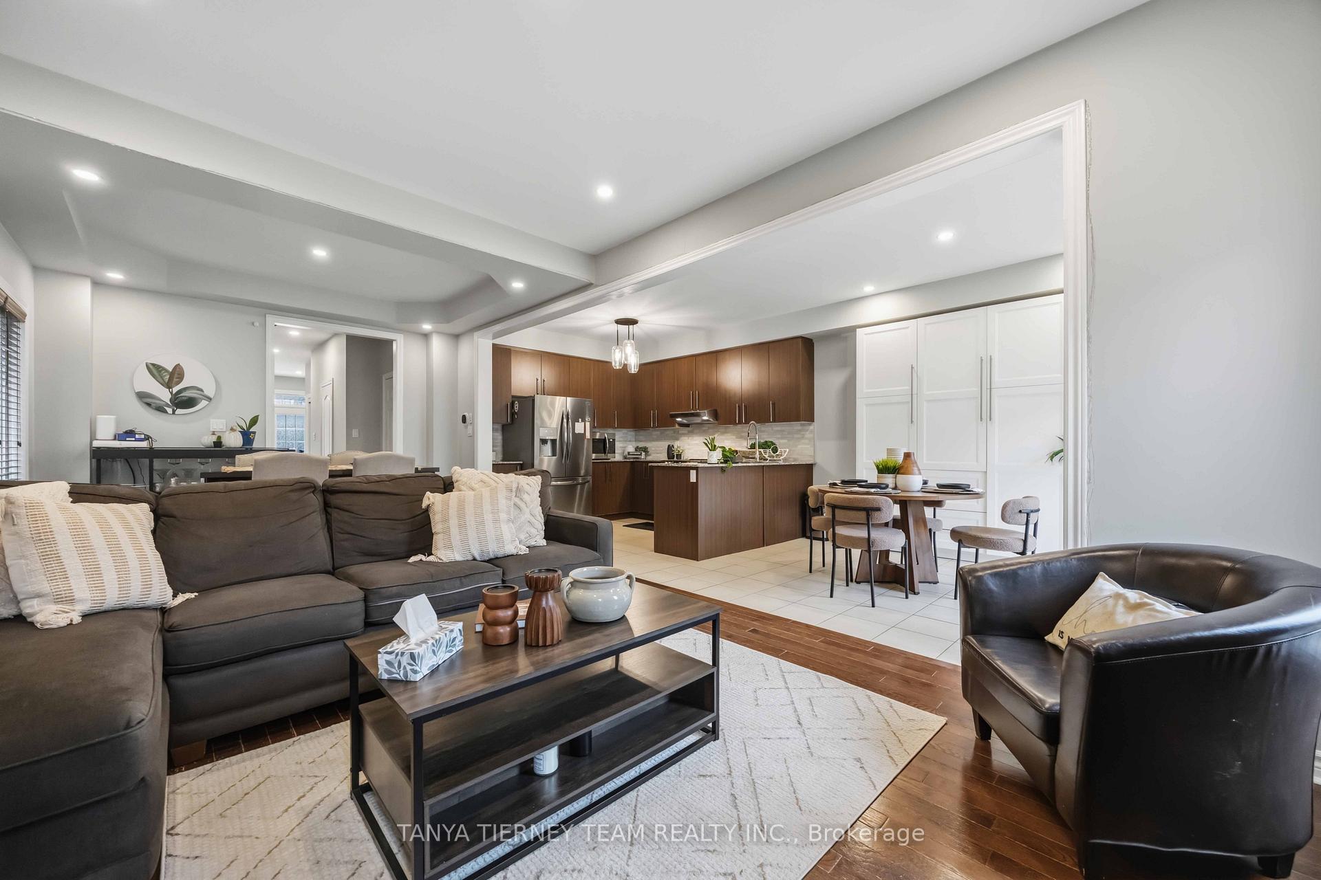 Photo 14 of 1611 Winville Road, Pickering, Duffin Heights — HOMEH