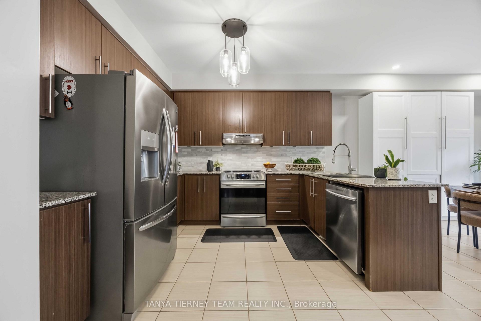 Photo 17 of 1611 Winville Road, Pickering, Duffin Heights — HOMEH