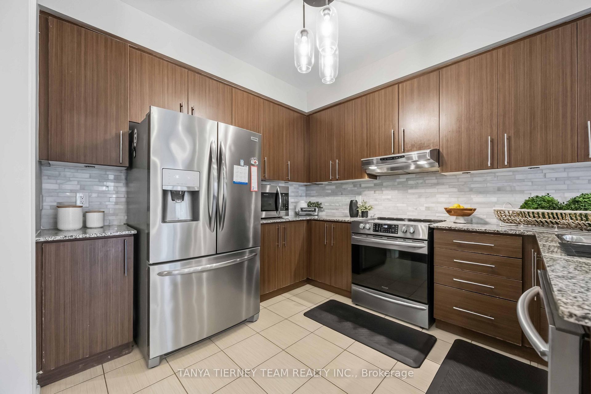 Photo 18 of 1611 Winville Road, Pickering, Duffin Heights — HOMEH