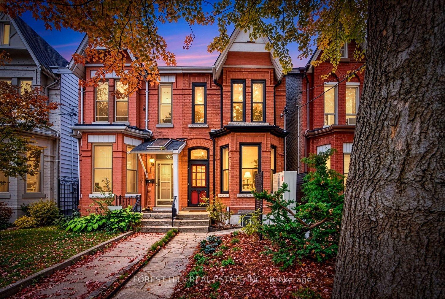 Photo 2 of 44 Russell Street, Toronto, University — HOMEH