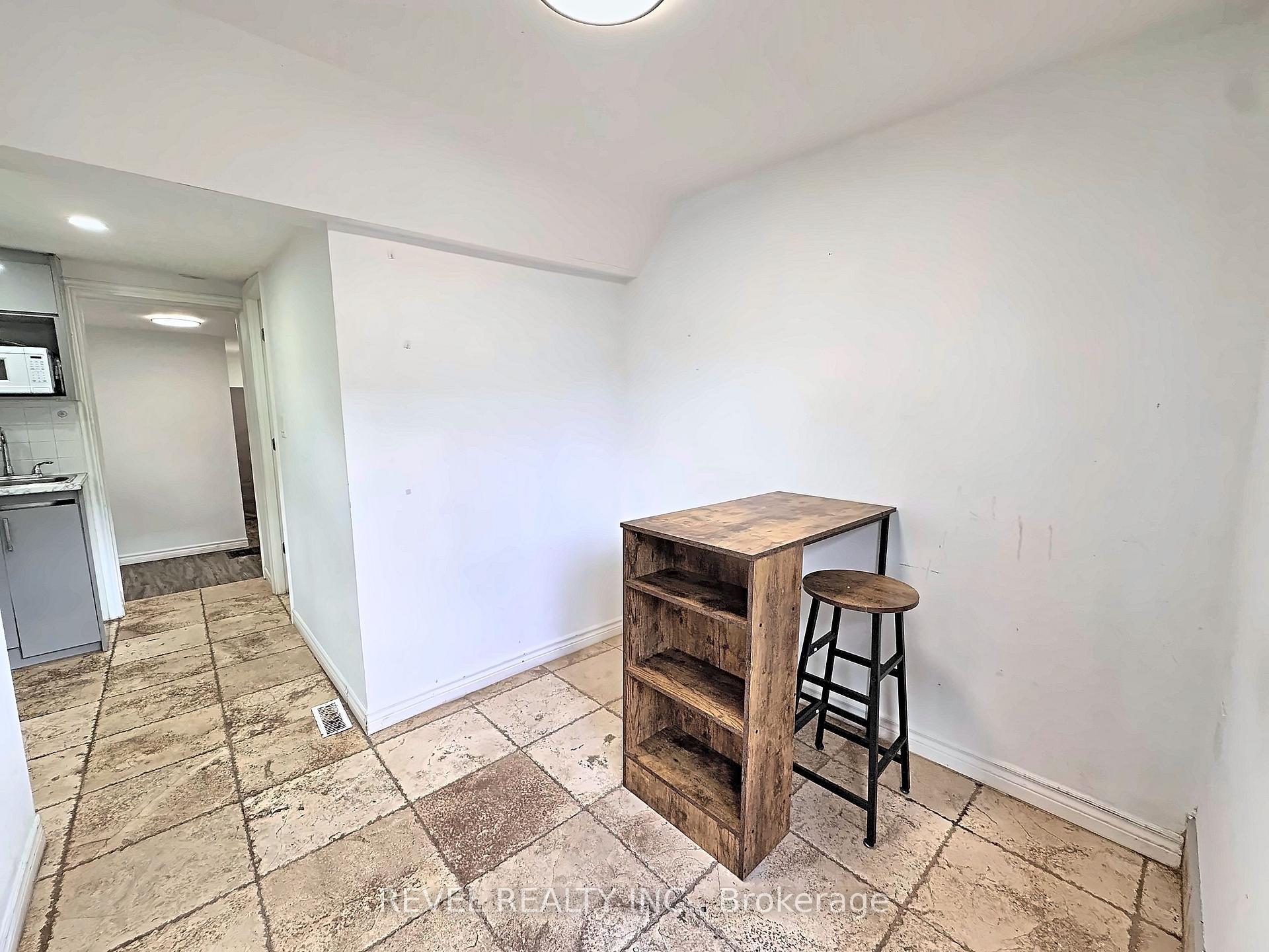Photo 2 of Unit 2, 444 Westmount Avenue, Toronto, Oakwood Village — HOMEH