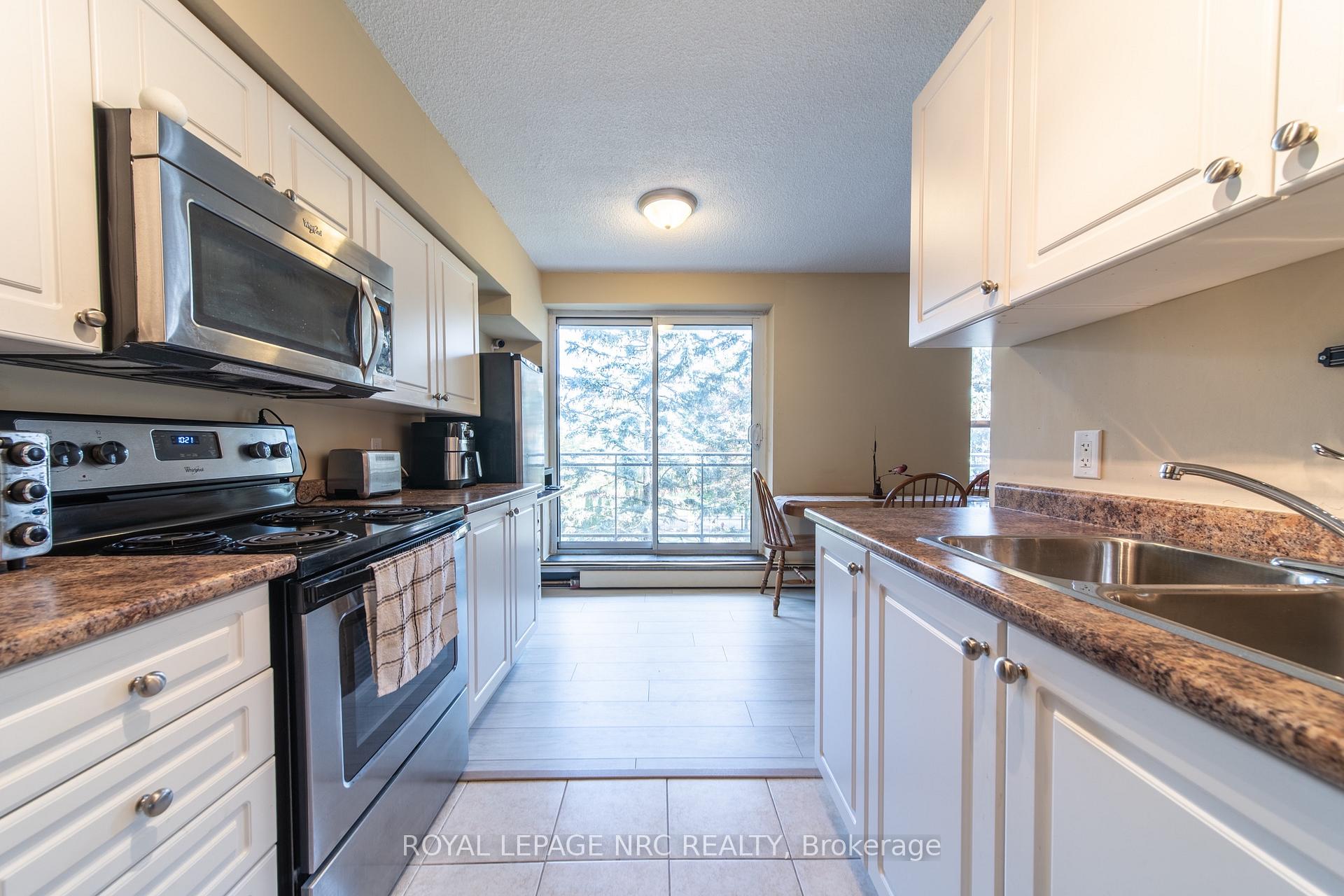 Photo 7 of Unit 301, 6400 Huggins Street, Niagara Falls, Stamford — HOMEH
