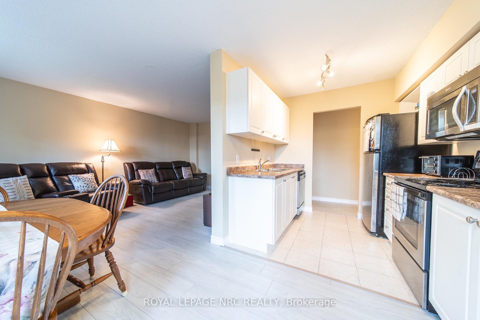Photo 11 of Unit 301, 6400 Huggins Street, Niagara Falls, Stamford — HOMEH
