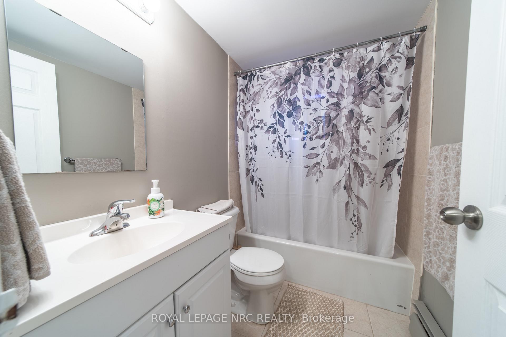 Photo 14 of Unit 301, 6400 Huggins Street, Niagara Falls, Stamford — HOMEH
