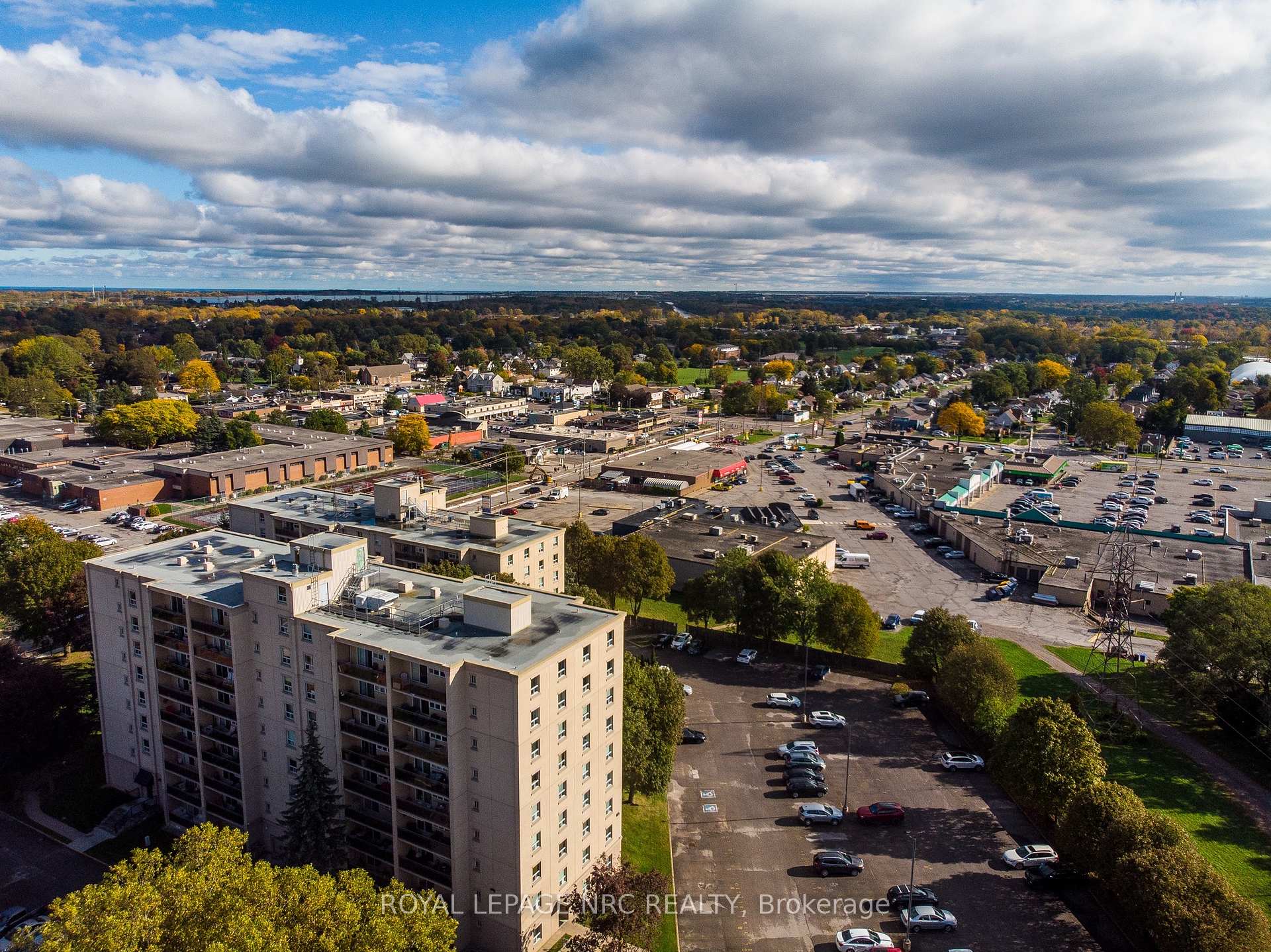 Photo 24 of Unit 301, 6400 Huggins Street, Niagara Falls, Stamford — HOMEH
