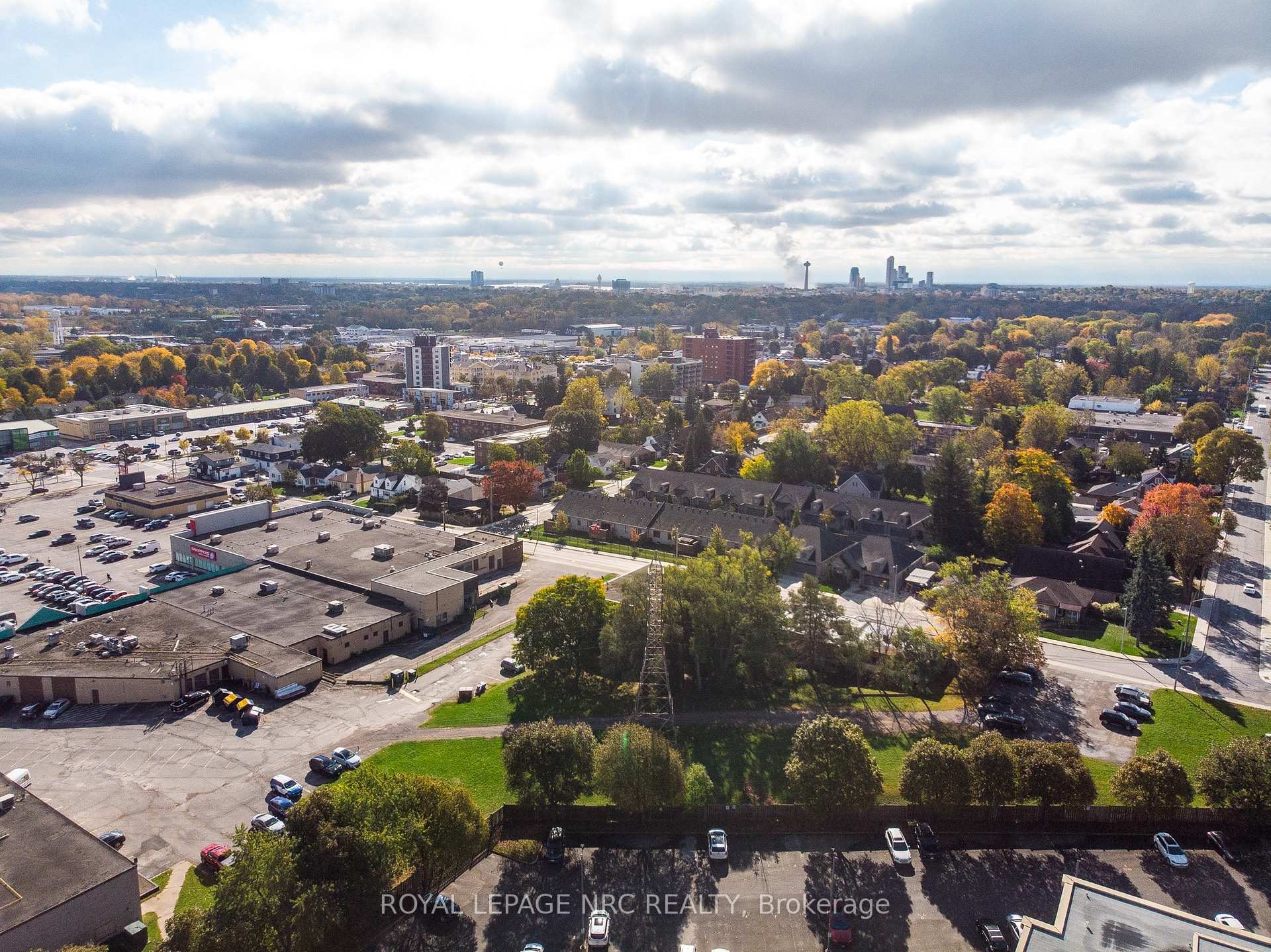 Photo 27 of Unit 301, 6400 Huggins Street, Niagara Falls, Stamford — HOMEH