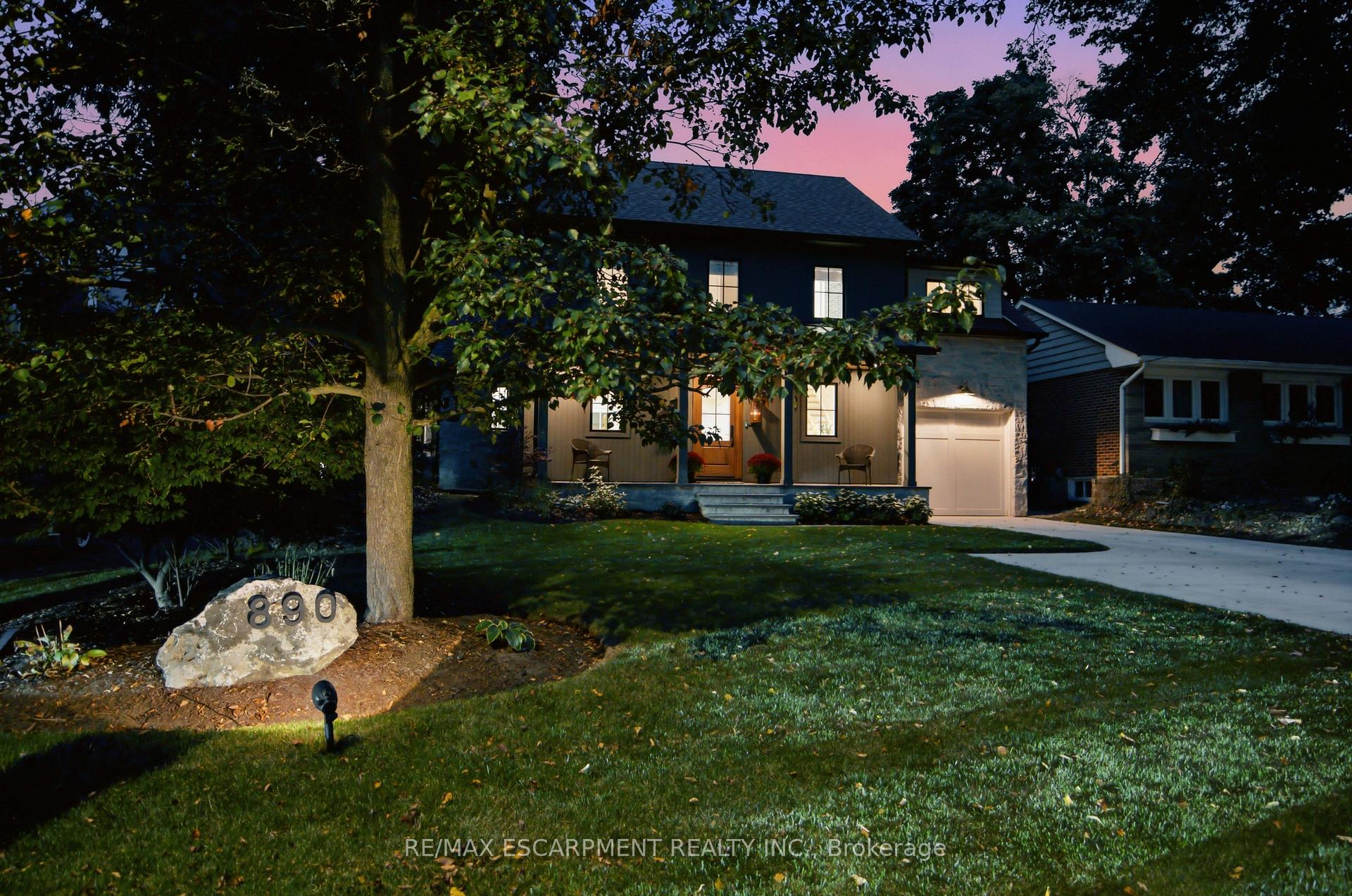 Photo of 890 Forest Glen Avenue