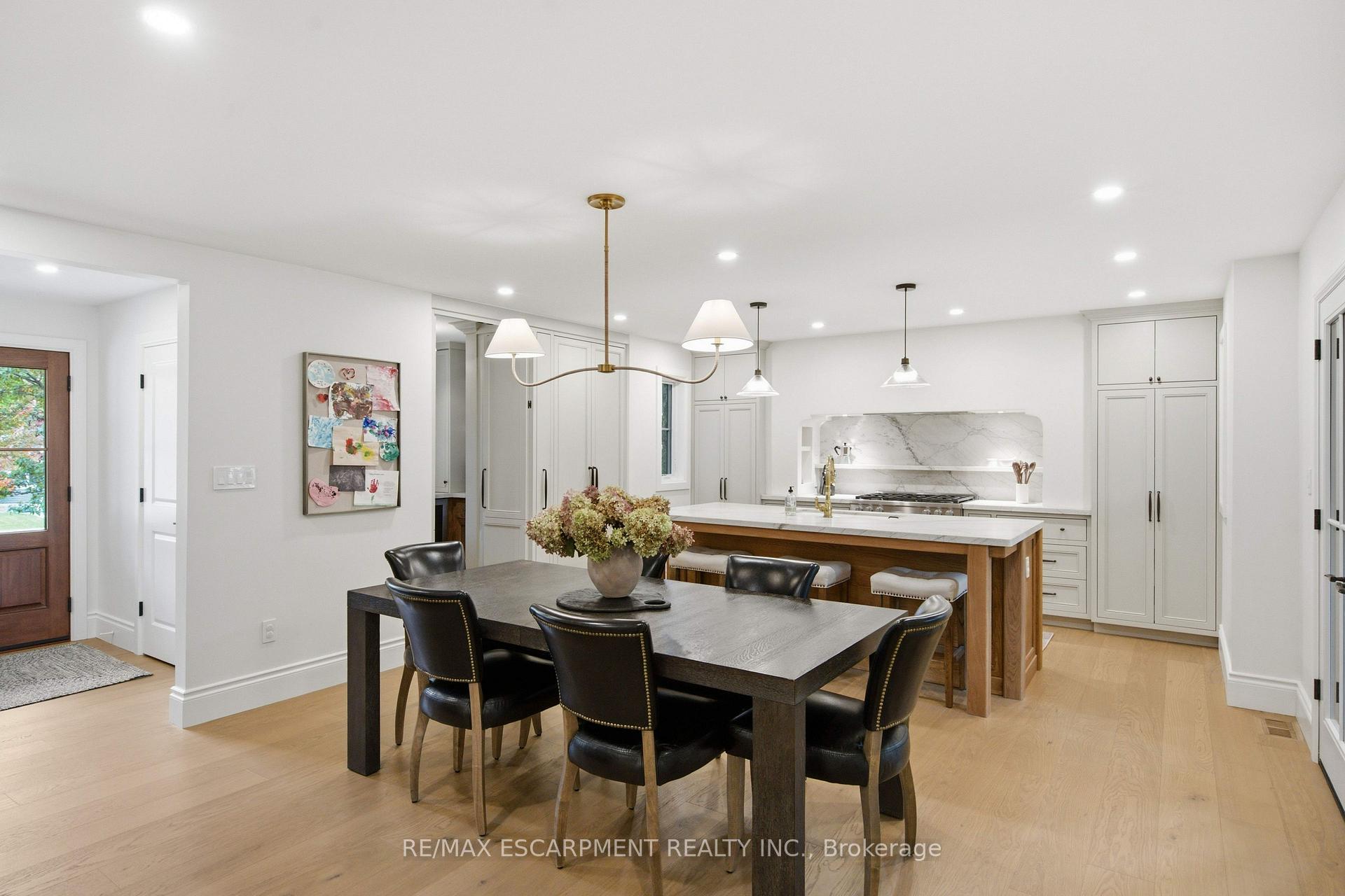 Photo 8 of 890 Forest Glen Avenue, Burlington, LaSalle — HOMEH