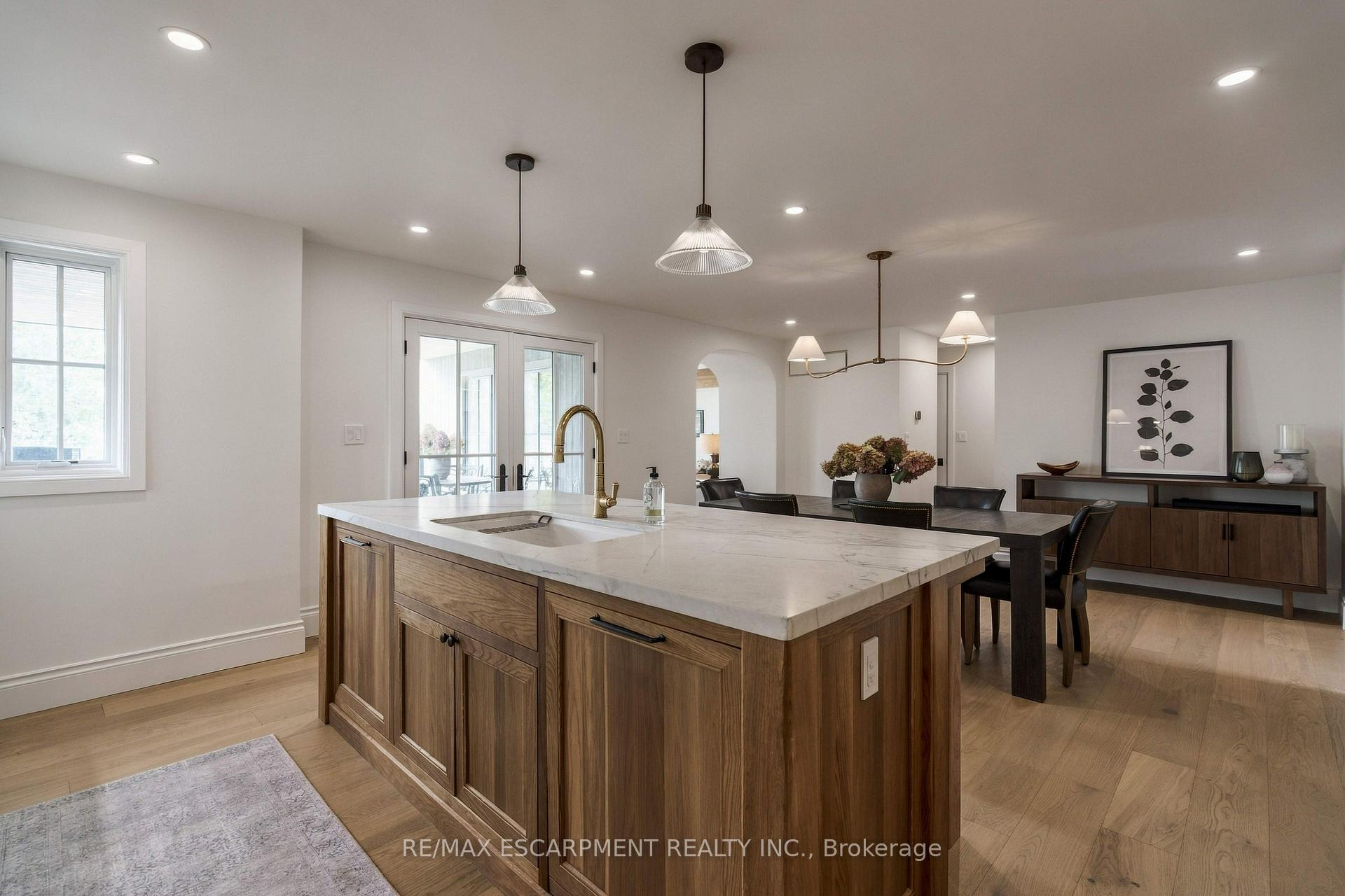 Photo 13 of 890 Forest Glen Avenue, Burlington, LaSalle — HOMEH