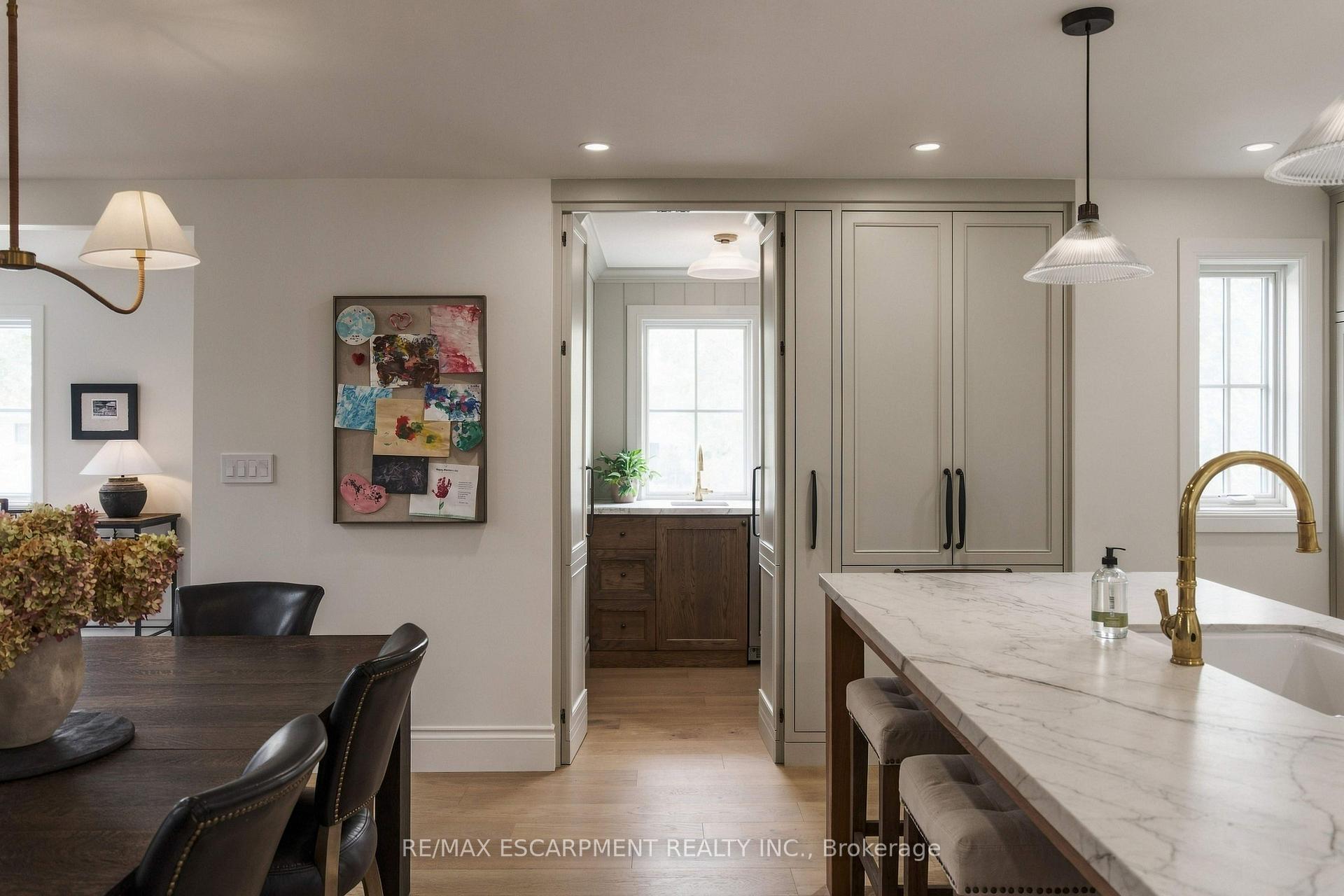 Photo 14 of 890 Forest Glen Avenue, Burlington, LaSalle — HOMEH
