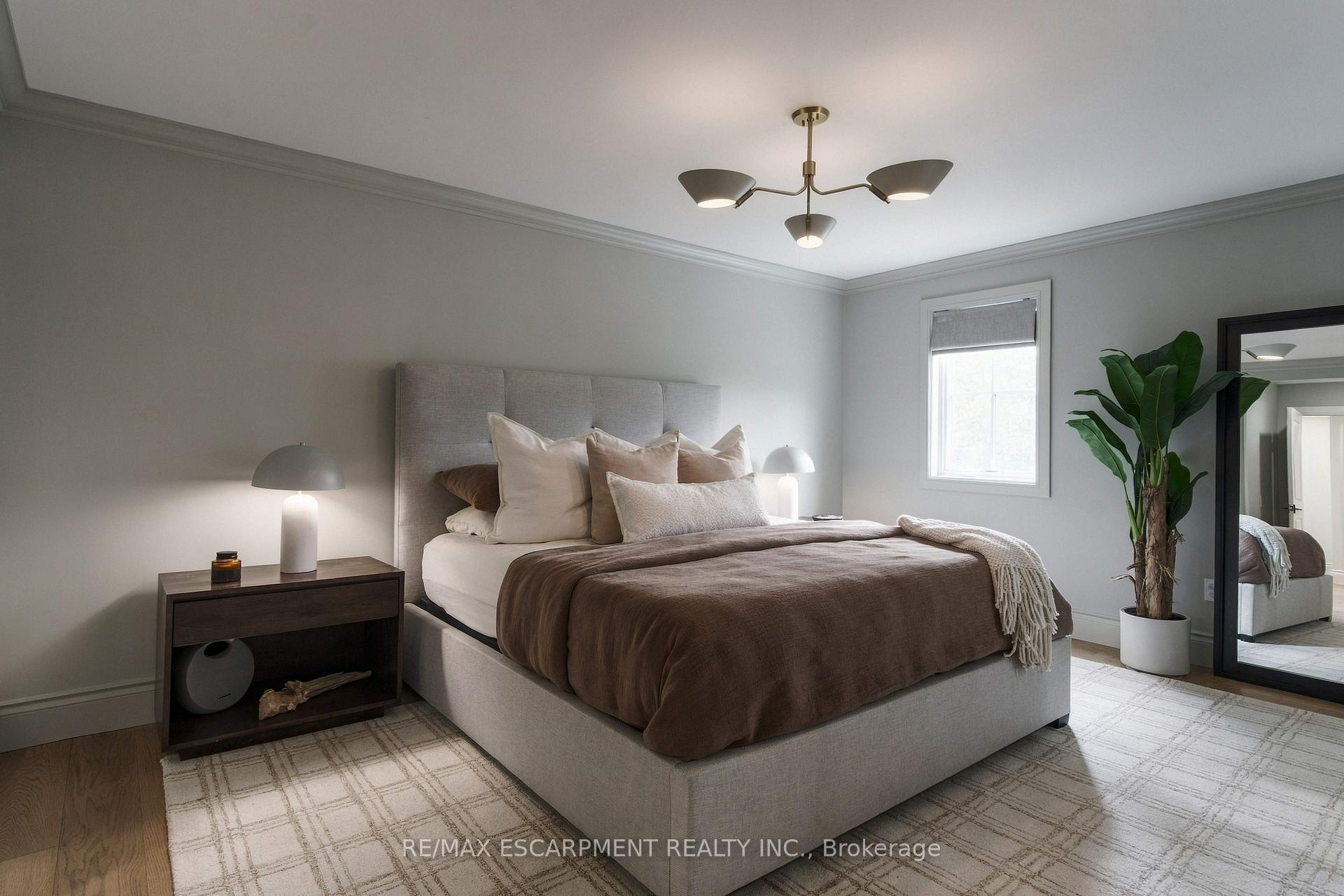 Photo 22 of 890 Forest Glen Avenue, Burlington, LaSalle — HOMEH