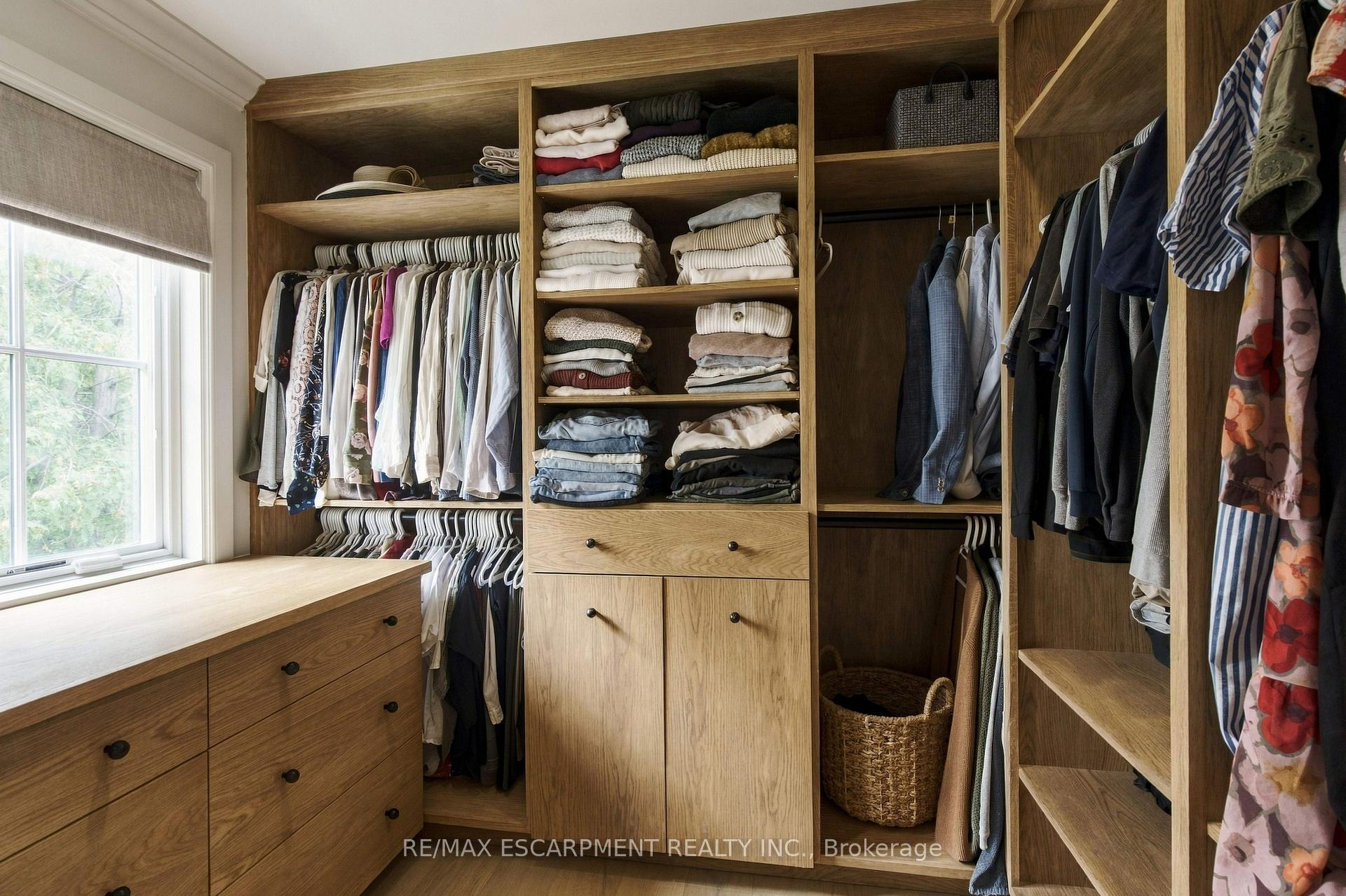 Photo 24 of 890 Forest Glen Avenue, Burlington, LaSalle — HOMEH