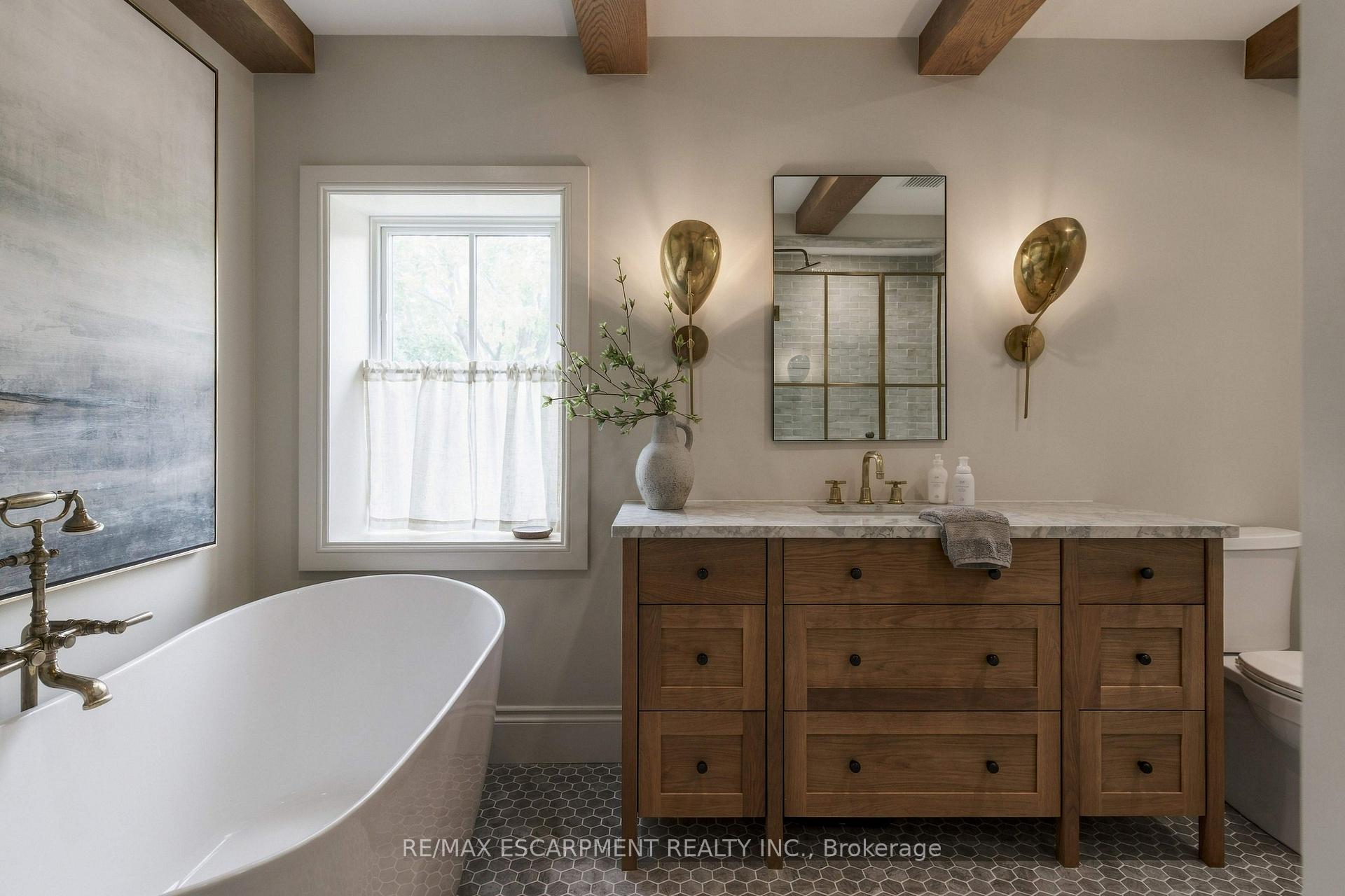 Photo 25 of 890 Forest Glen Avenue, Burlington, LaSalle — HOMEH