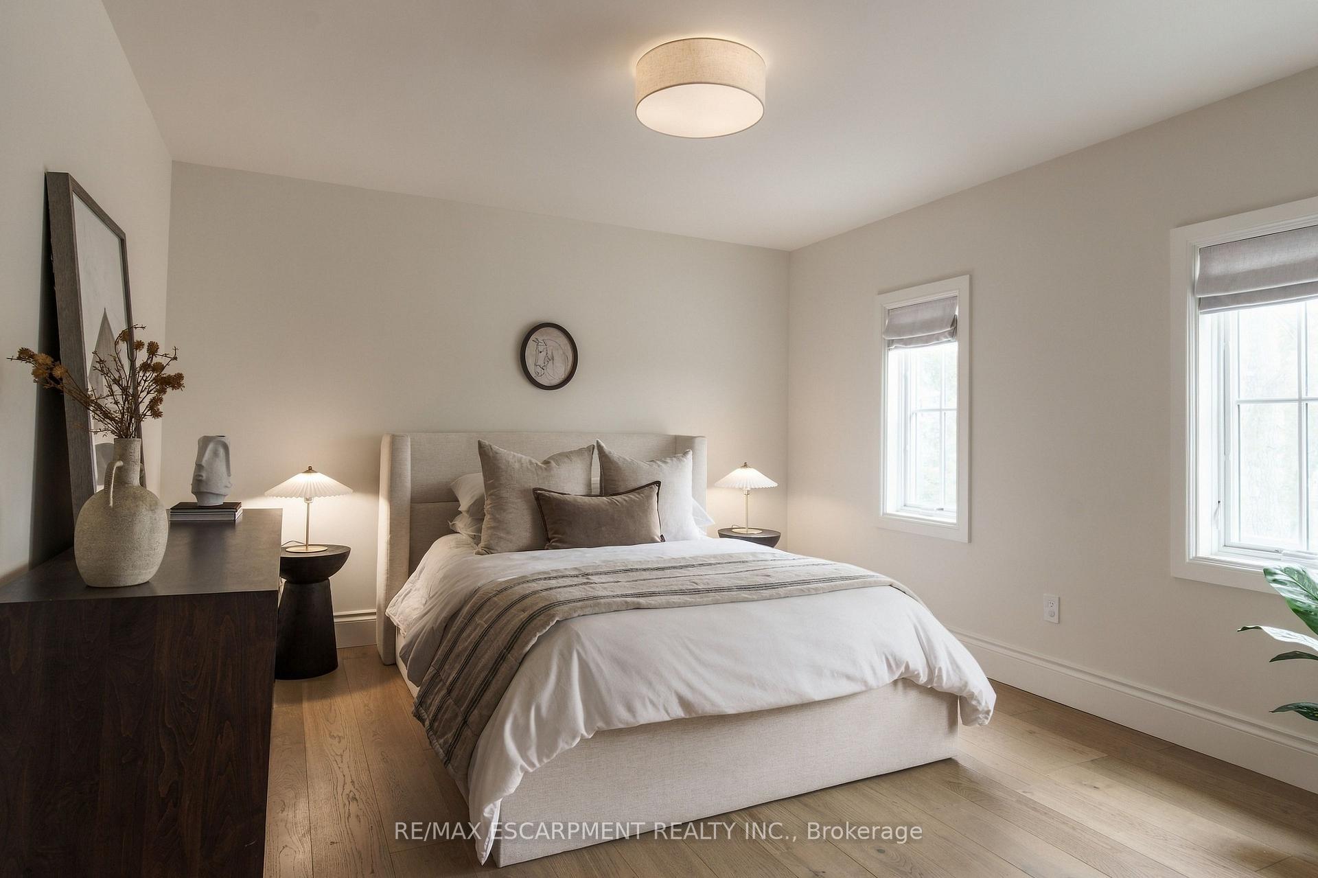 Photo 29 of 890 Forest Glen Avenue, Burlington, LaSalle — HOMEH