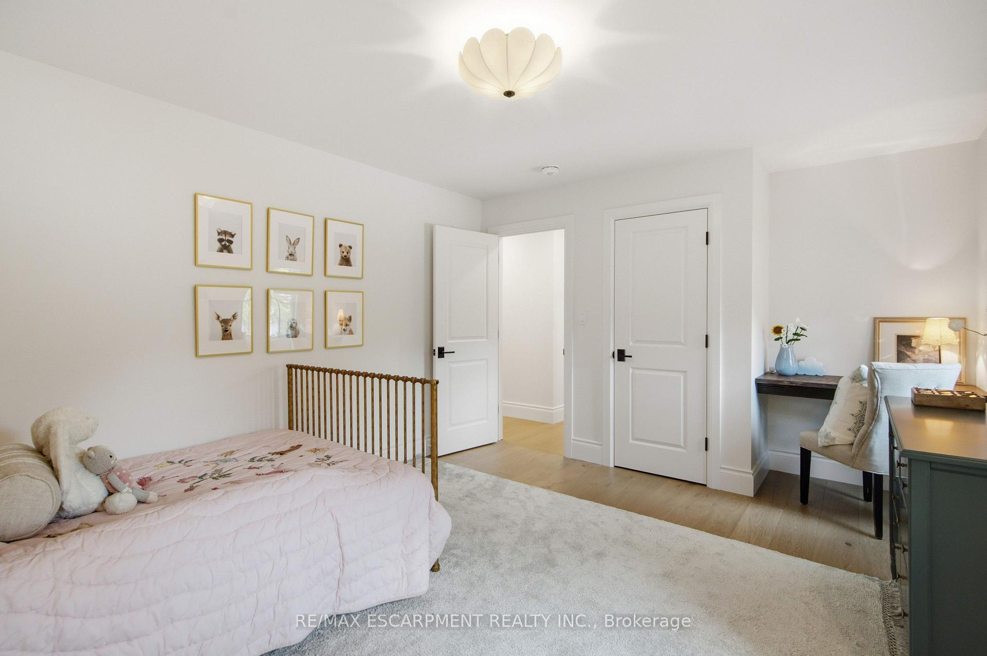 Photo 32 of 890 Forest Glen Avenue, Burlington, LaSalle — HOMEH