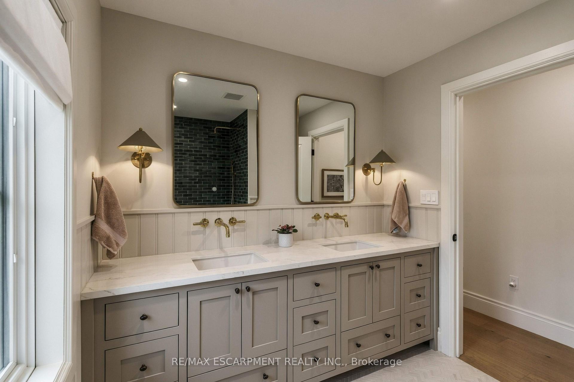 Photo 33 of 890 Forest Glen Avenue, Burlington, LaSalle — HOMEH