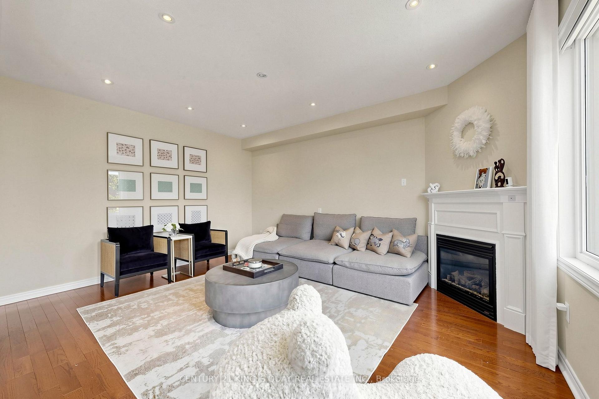 Photo 10 of 44 Dame Gruev Drive, Markham, Greensborough — HOMEH