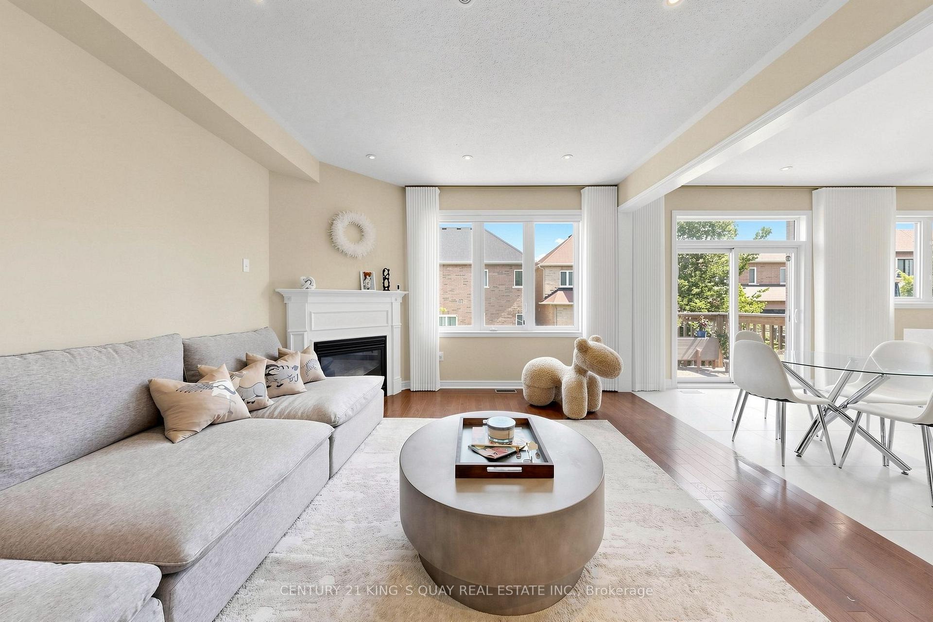 Photo 12 of 44 Dame Gruev Drive, Markham, Greensborough — HOMEH