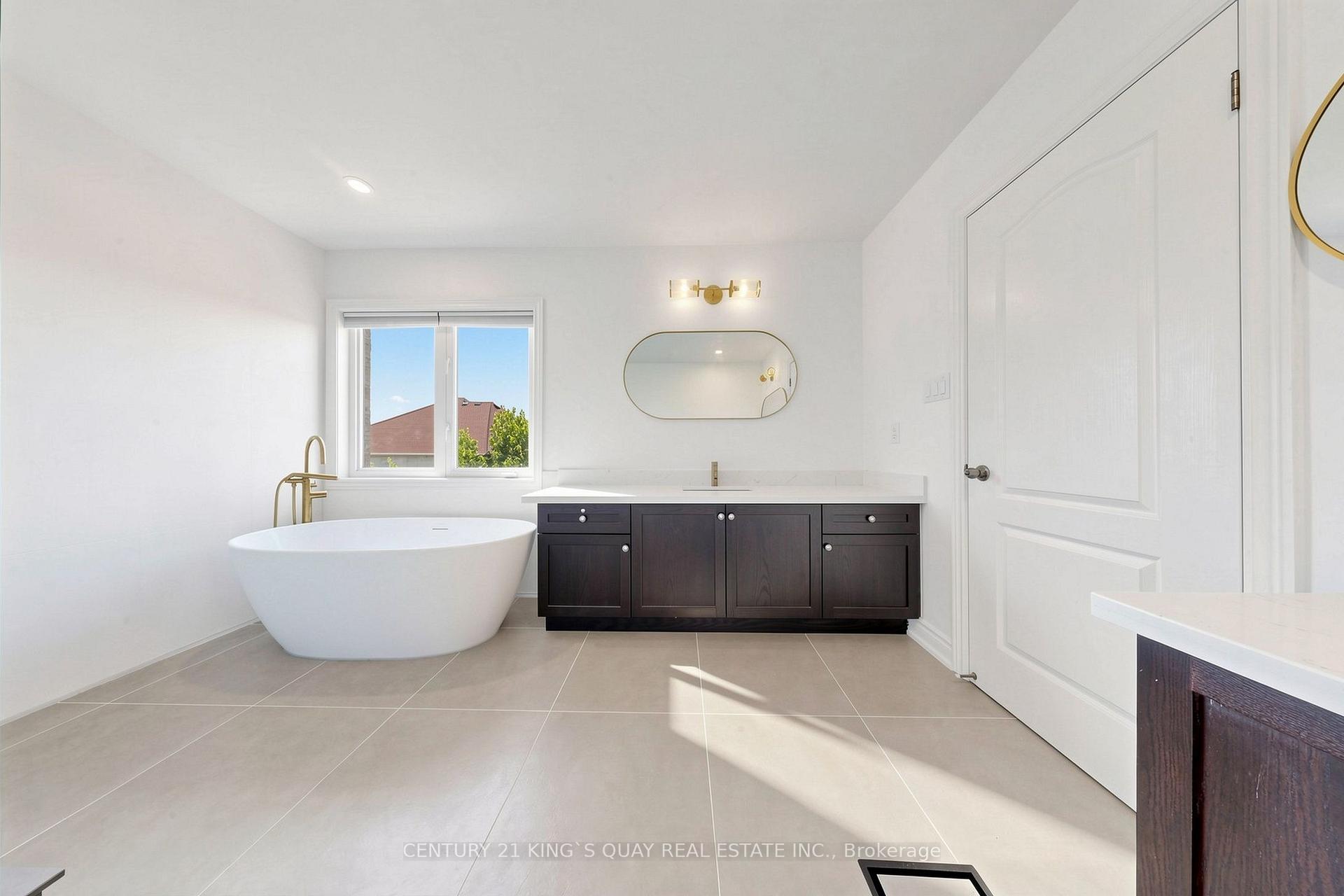 Photo 23 of 44 Dame Gruev Drive, Markham, Greensborough — HOMEH