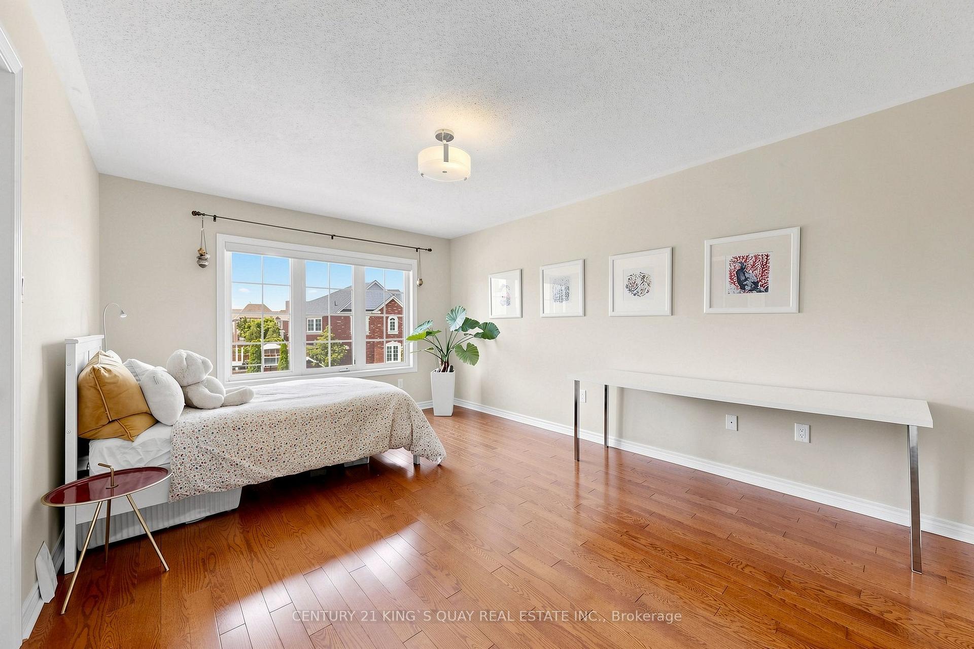 Photo 25 of 44 Dame Gruev Drive, Markham, Greensborough — HOMEH