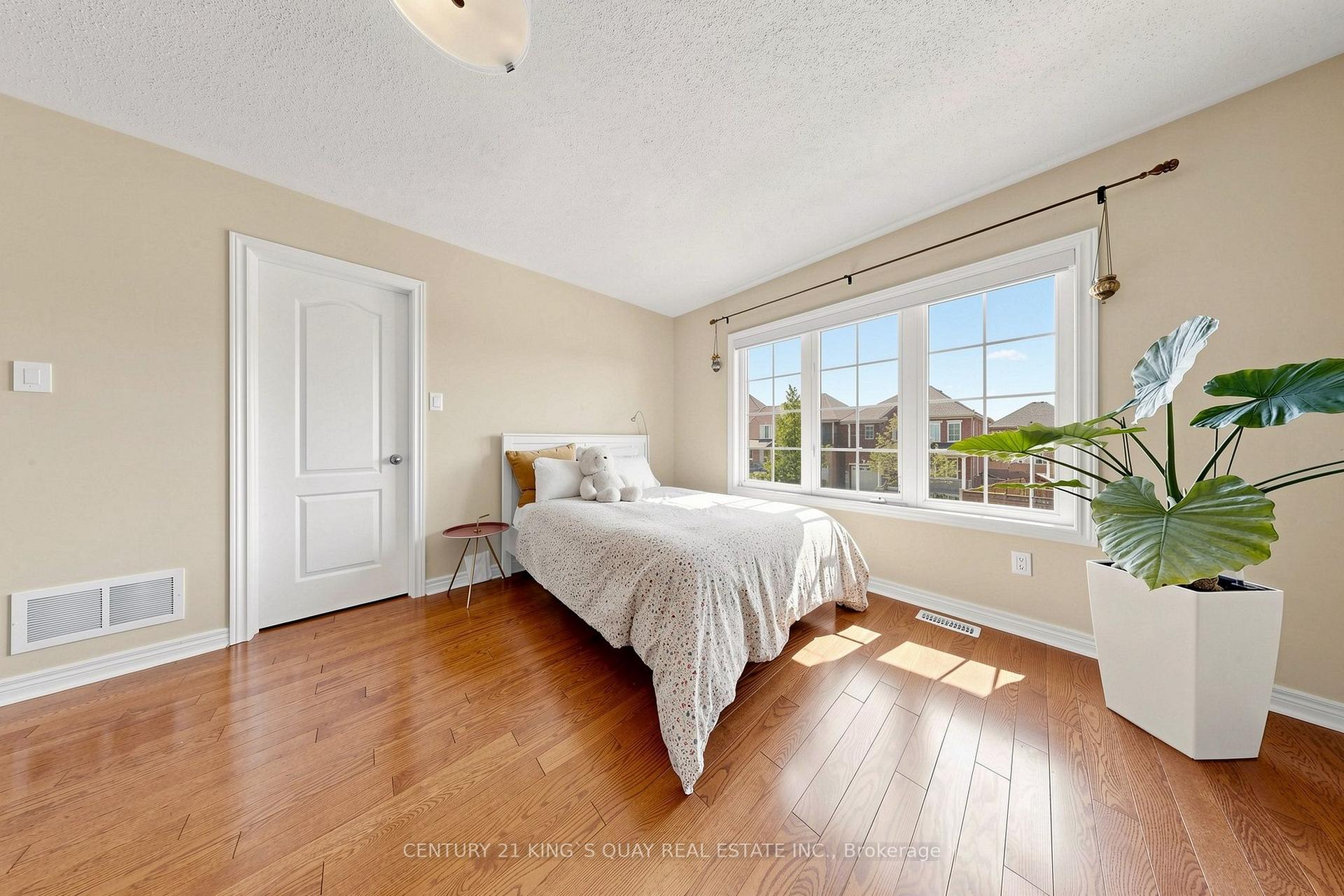 Photo 26 of 44 Dame Gruev Drive, Markham, Greensborough — HOMEH