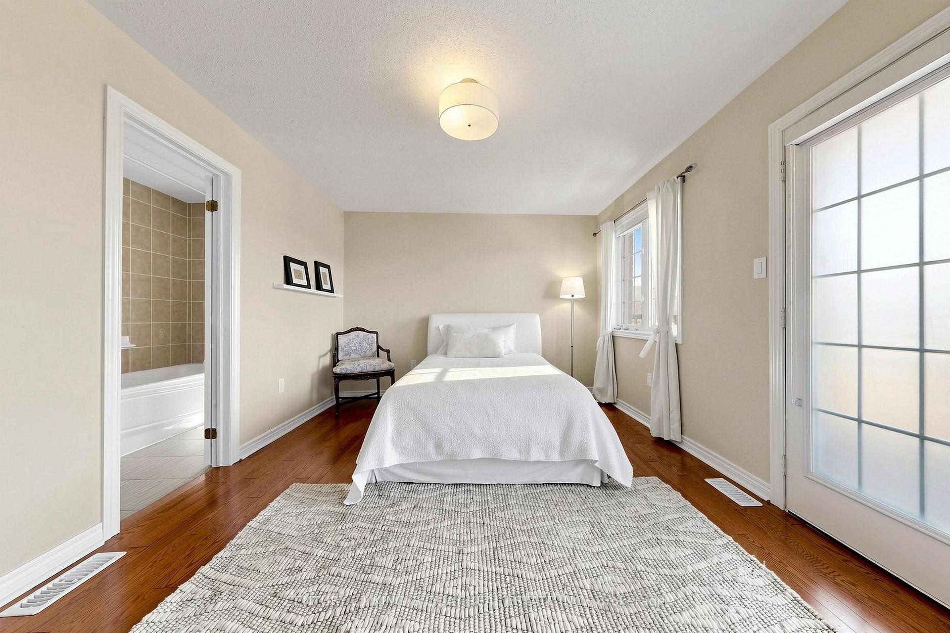 Photo 33 of 44 Dame Gruev Drive, Markham, Greensborough — HOMEH