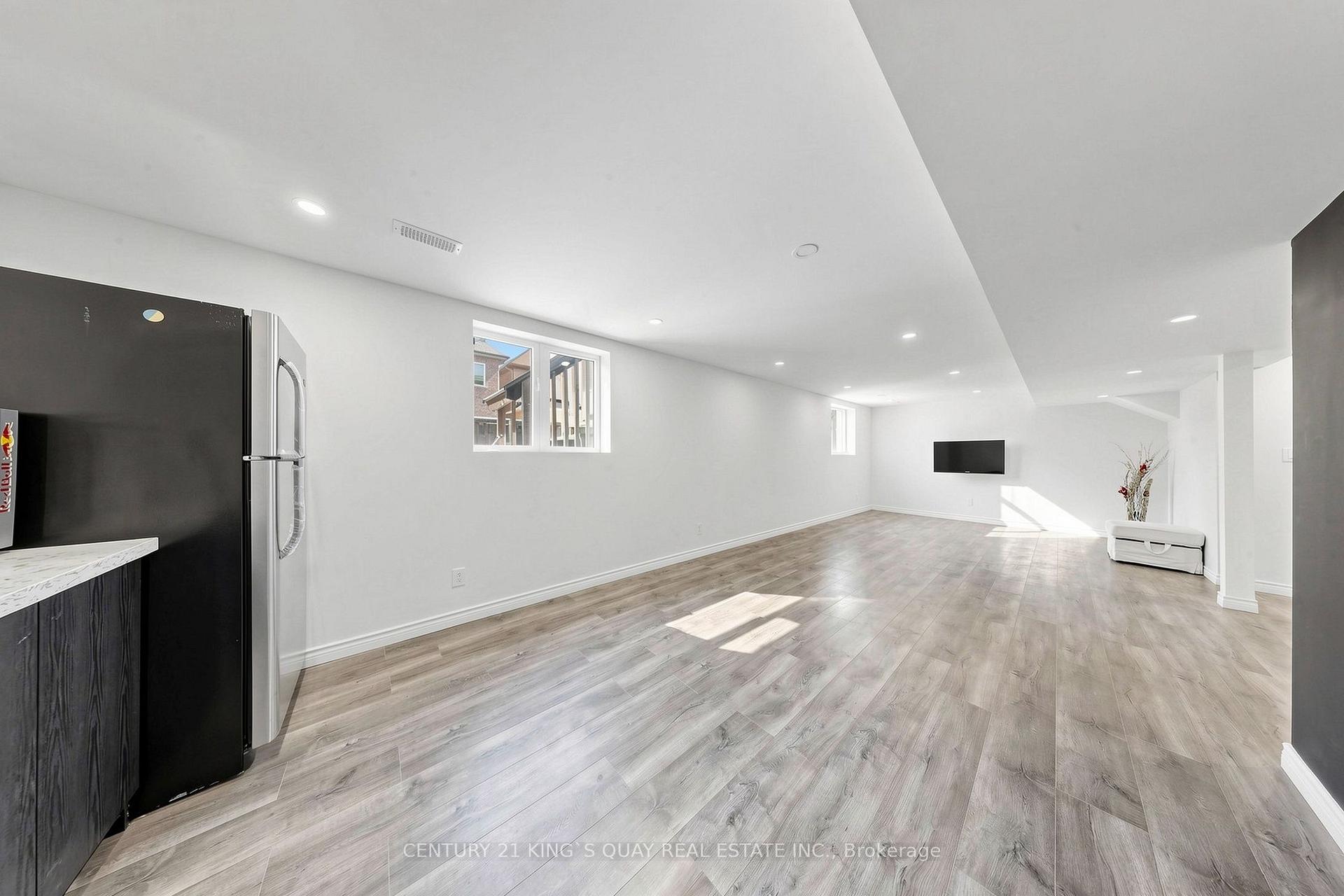 Photo 37 of 44 Dame Gruev Drive, Markham, Greensborough — HOMEH