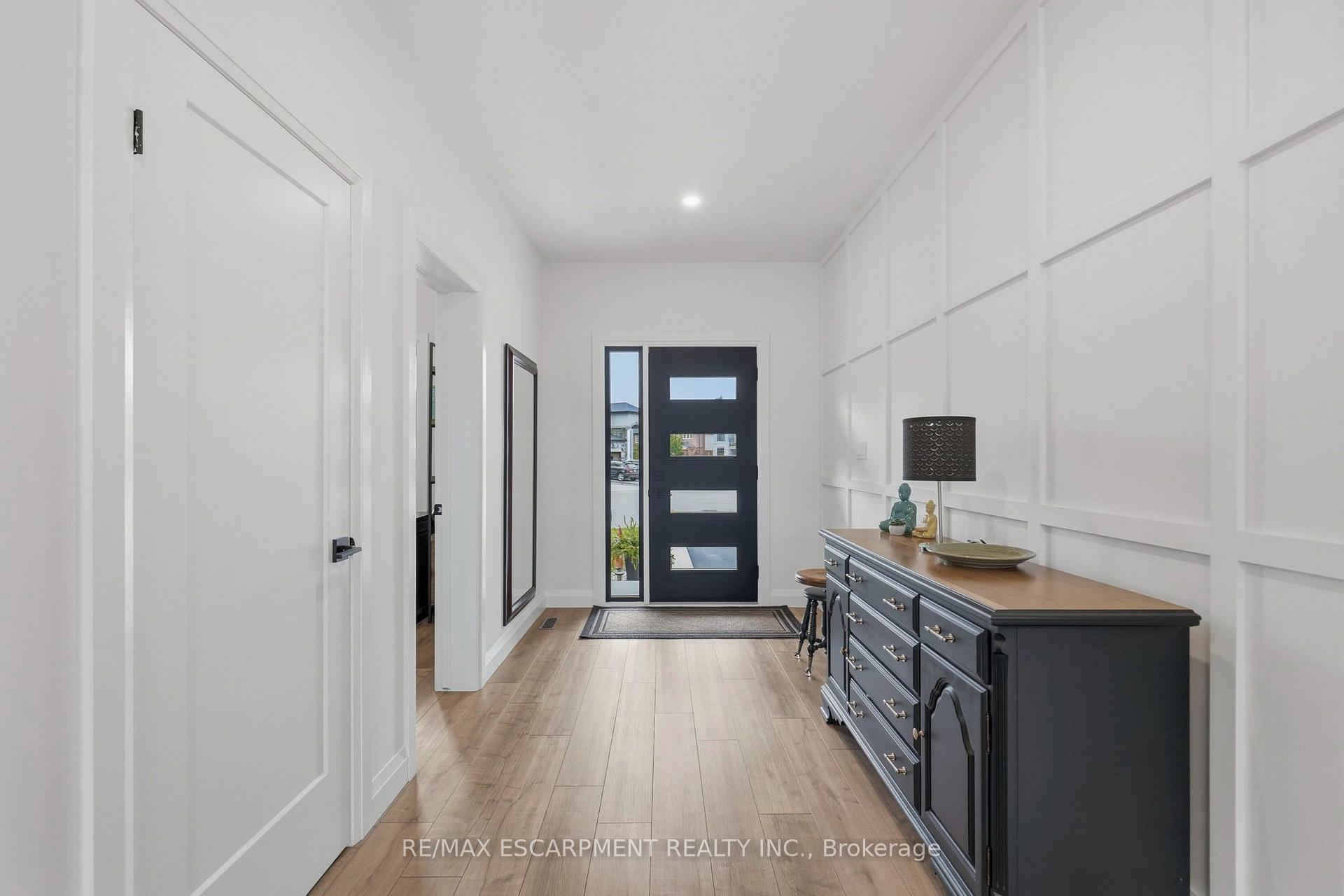 Photo 3 of 15 Saint Anthony Place, Hamilton, Fessenden — HOMEH