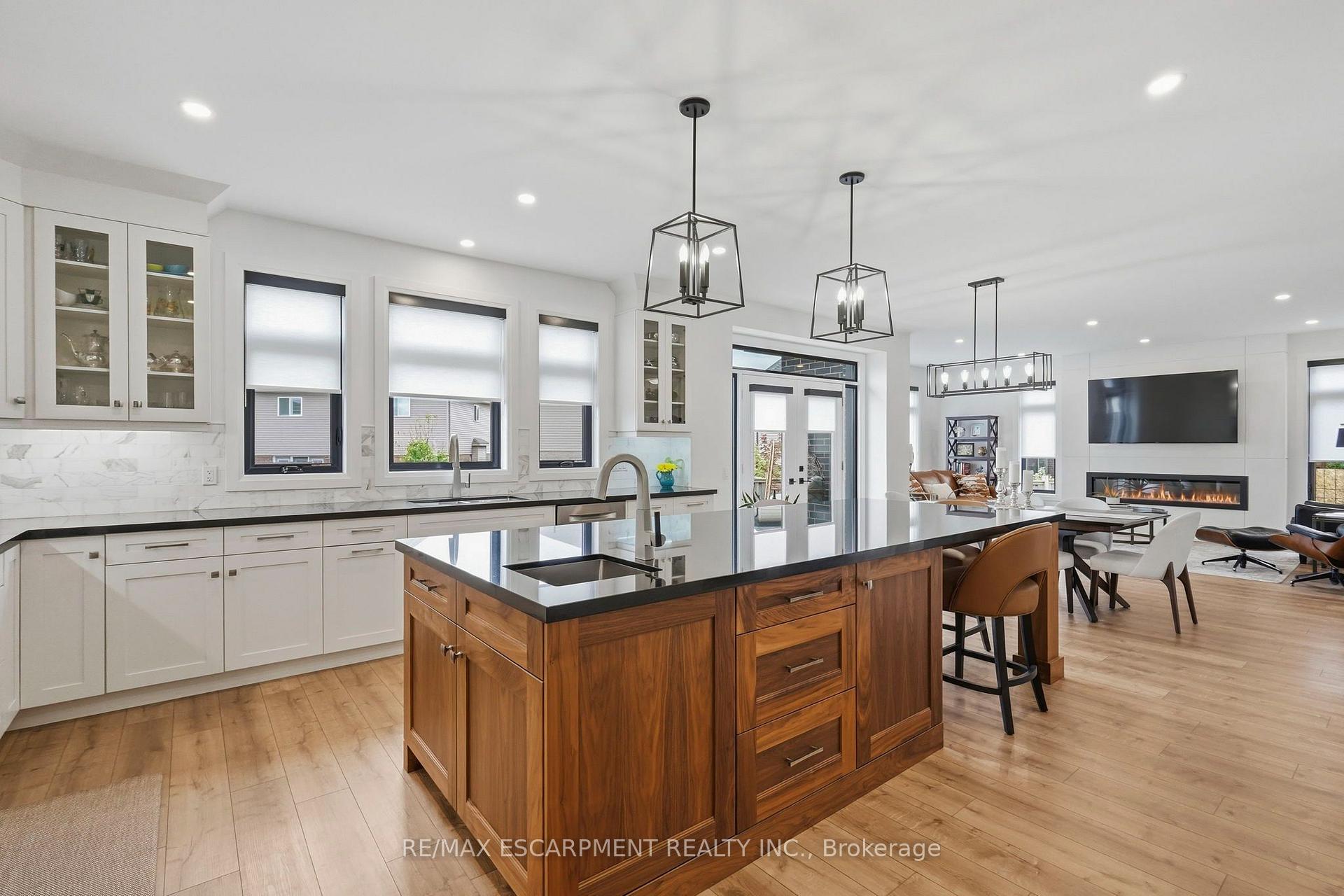 Photo 18 of 15 Saint Anthony Place, Hamilton, Fessenden — HOMEH
