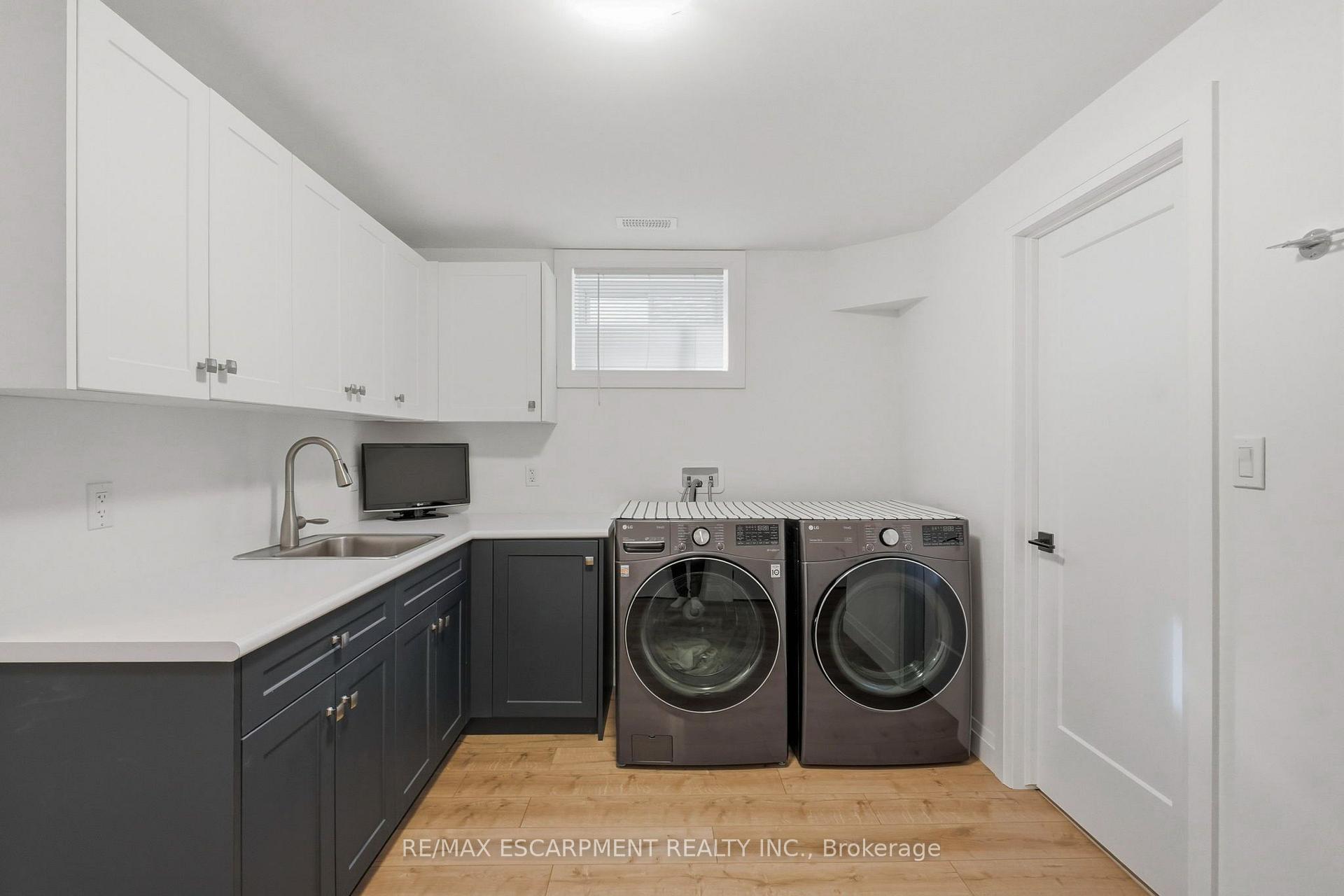 Photo 37 of 15 Saint Anthony Place, Hamilton, Fessenden — HOMEH
