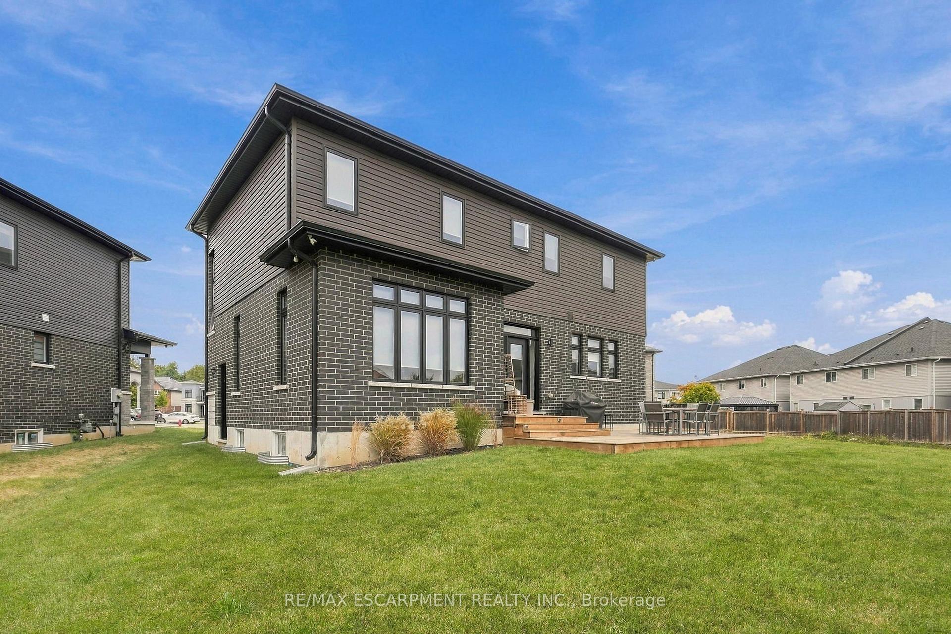 Photo 45 of 15 Saint Anthony Place, Hamilton, Fessenden — HOMEH