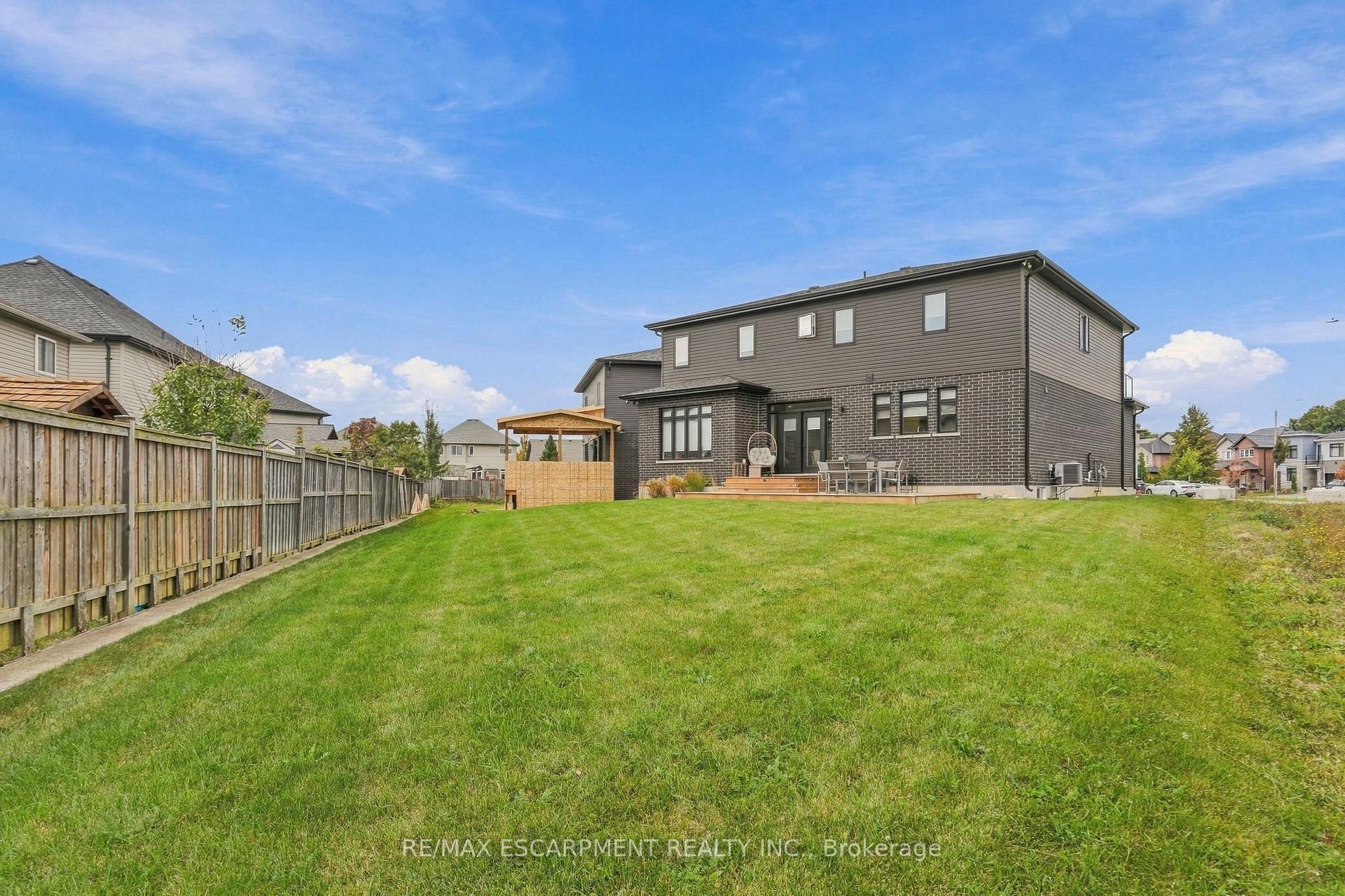 Photo 46 of 15 Saint Anthony Place, Hamilton, Fessenden — HOMEH
