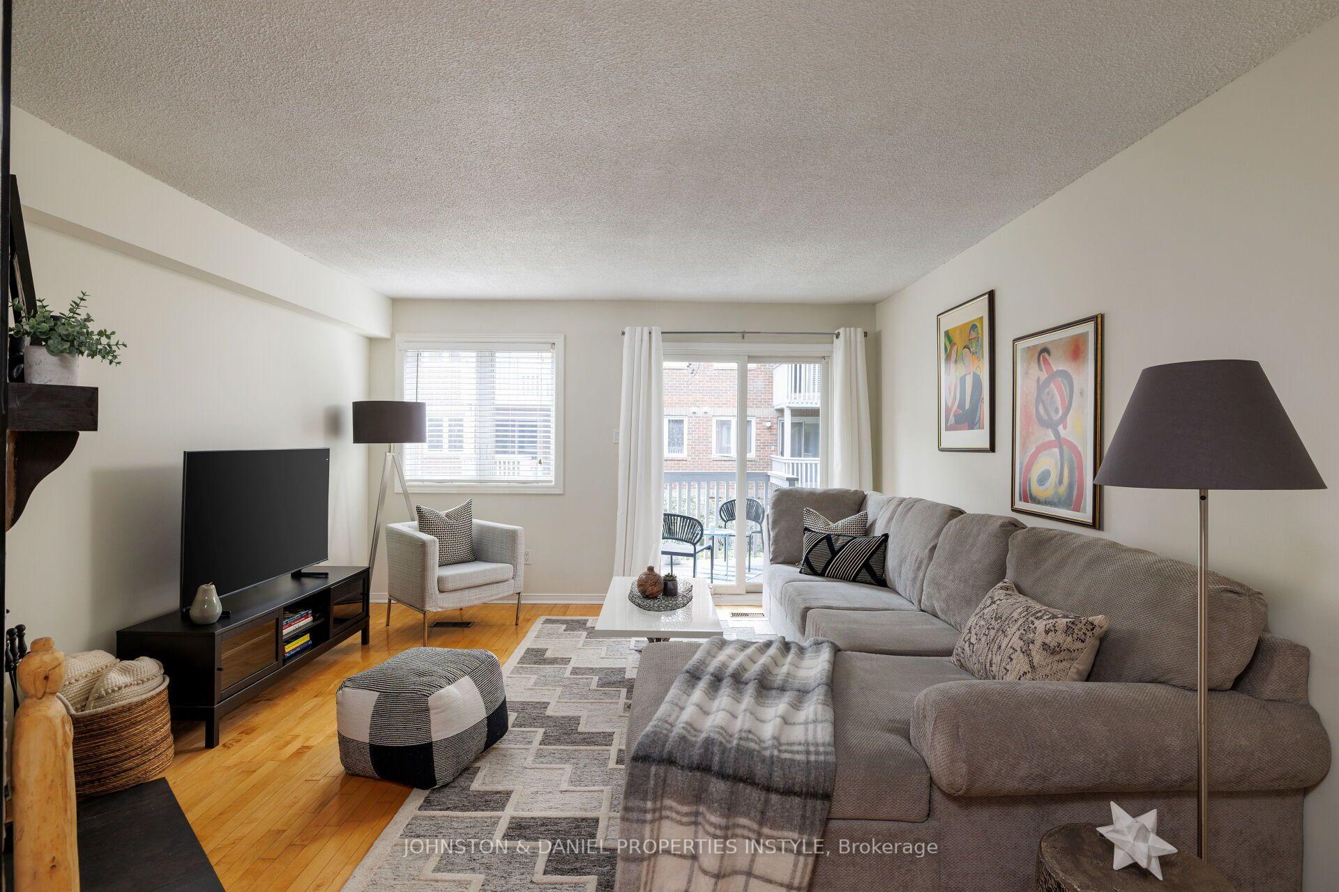 Photo 6 of 911D Adelaide Street W, Toronto, Niagara — HOMEH