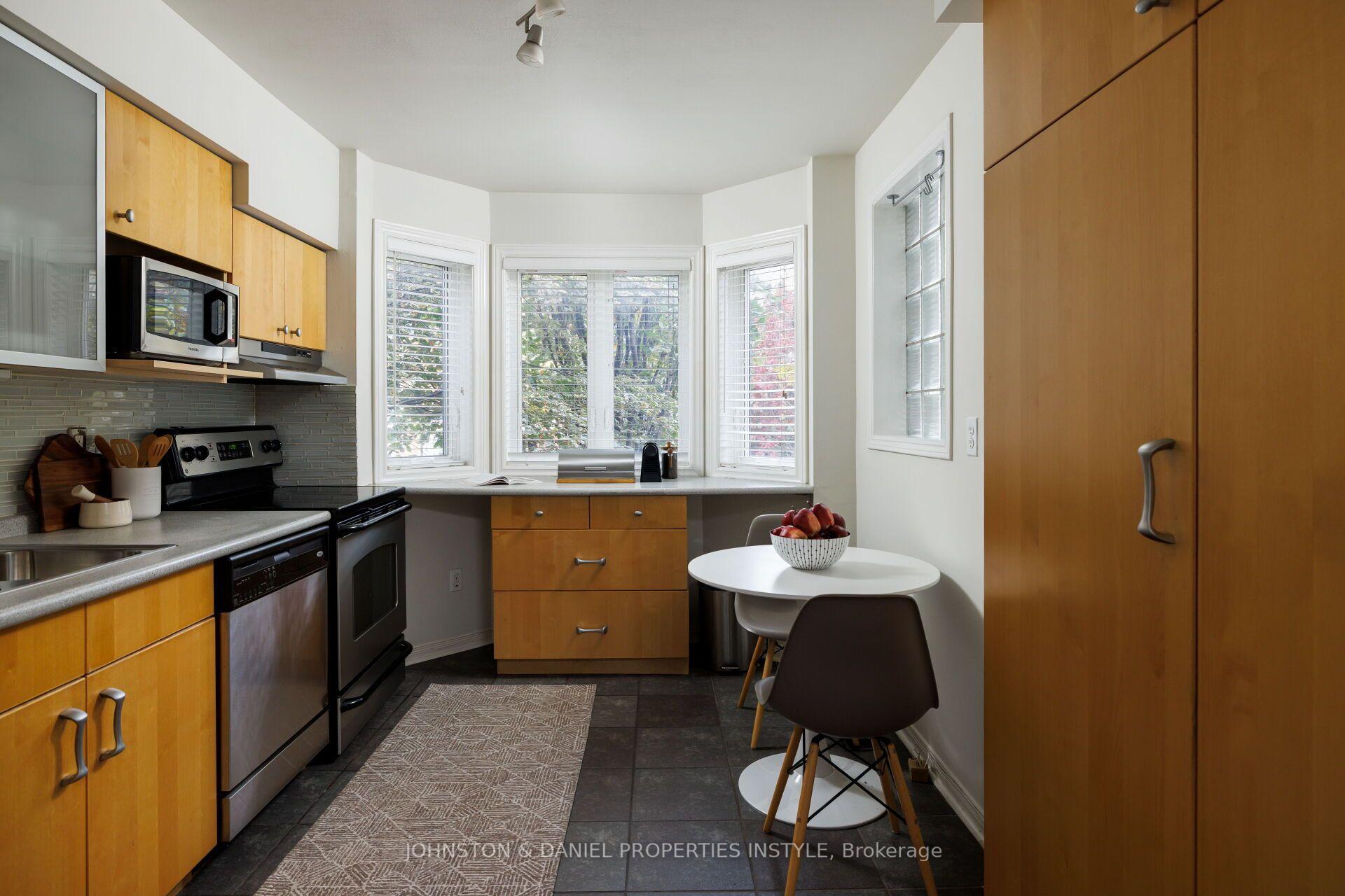 Photo 14 of 911D Adelaide Street W, Toronto, Niagara — HOMEH