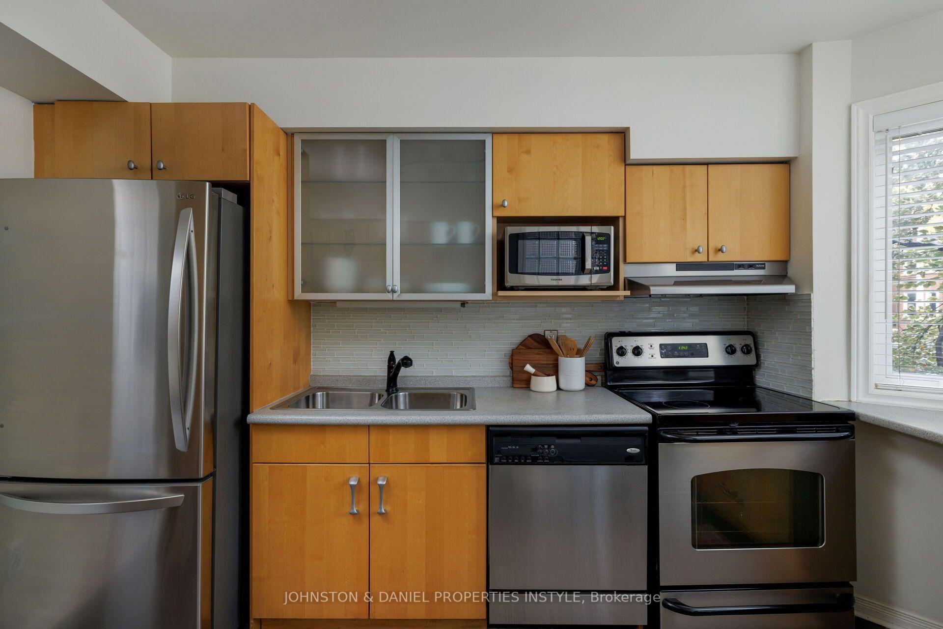 Photo 16 of 911D Adelaide Street W, Toronto, Niagara — HOMEH