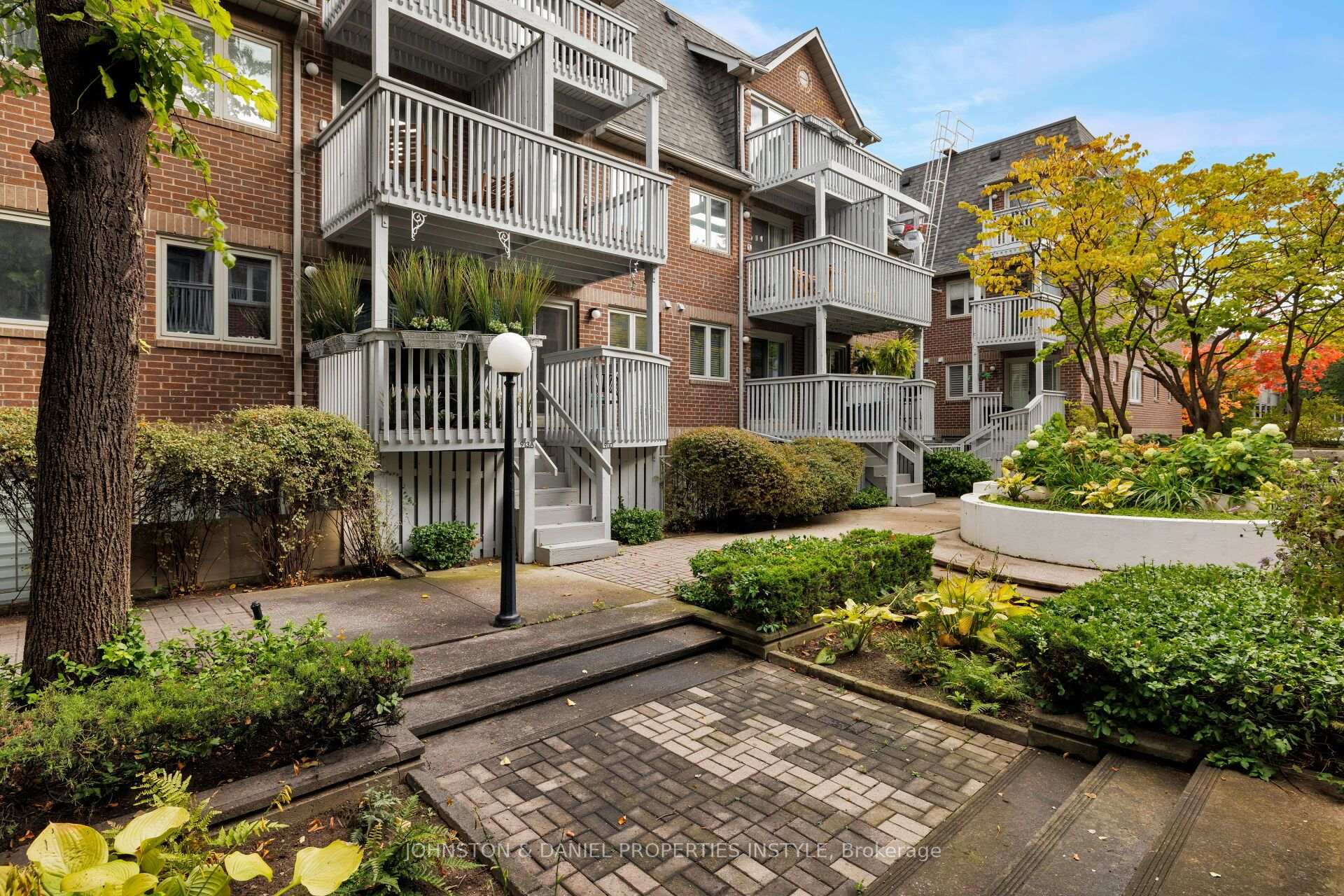 Photo 23 of 911D Adelaide Street W, Toronto, Niagara — HOMEH