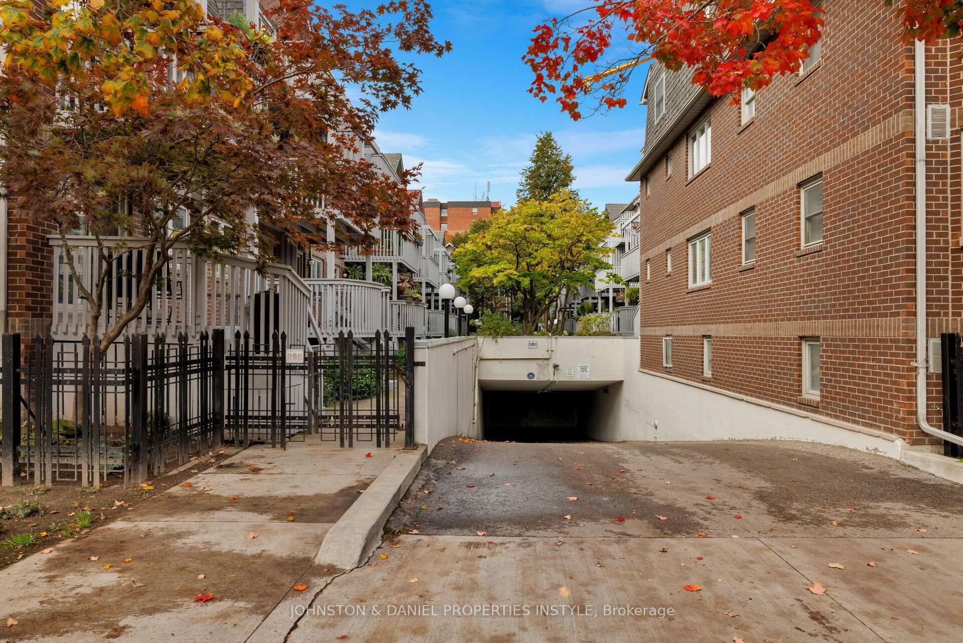 Photo 25 of 911D Adelaide Street W, Toronto, Niagara — HOMEH