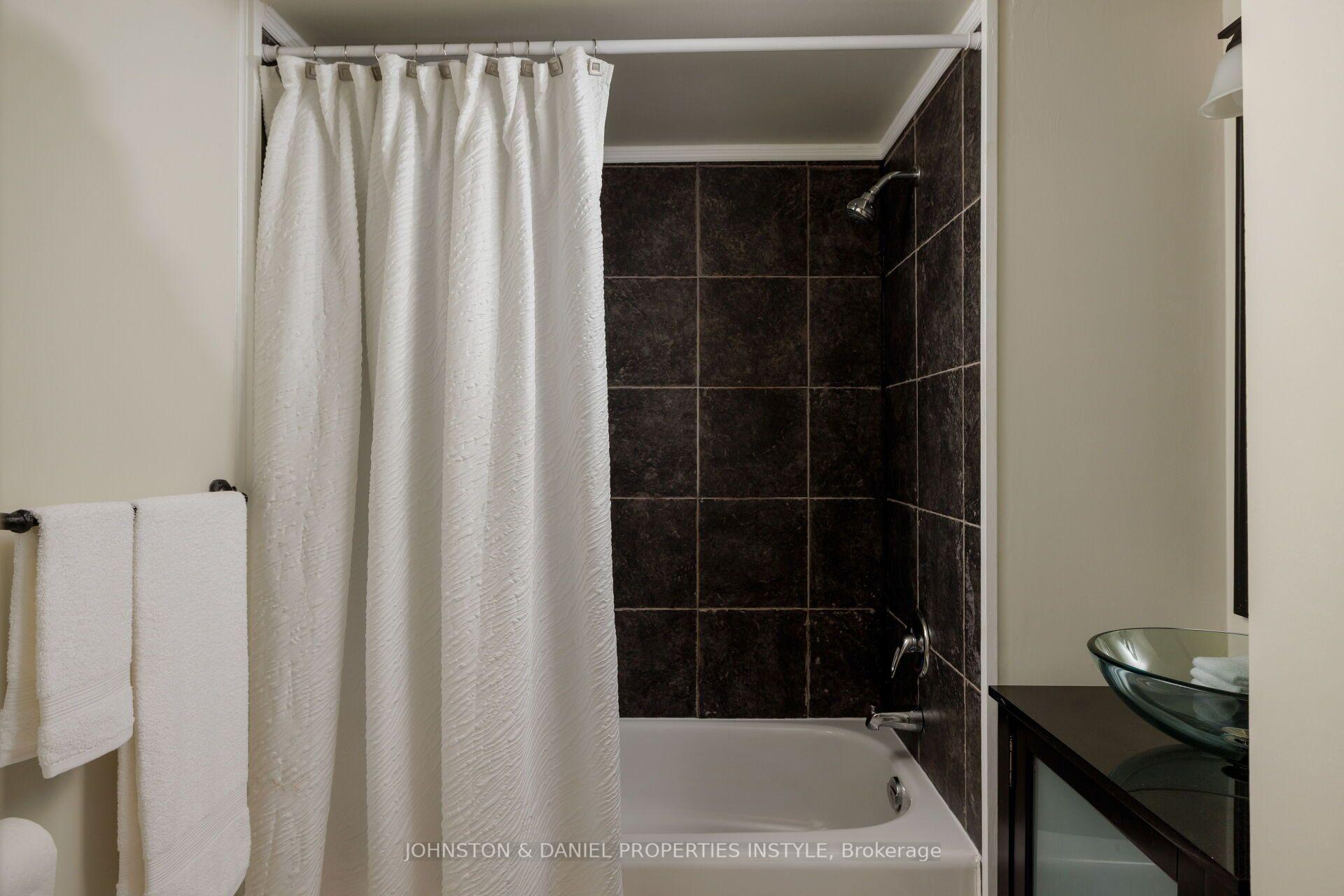 Photo 33 of 911D Adelaide Street W, Toronto, Niagara — HOMEH