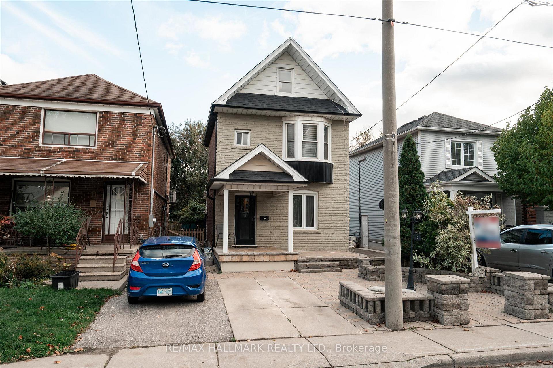 Photo 3 of 9 Savoy Avenue, Toronto, Woodbine-Lumsden — HOMEH