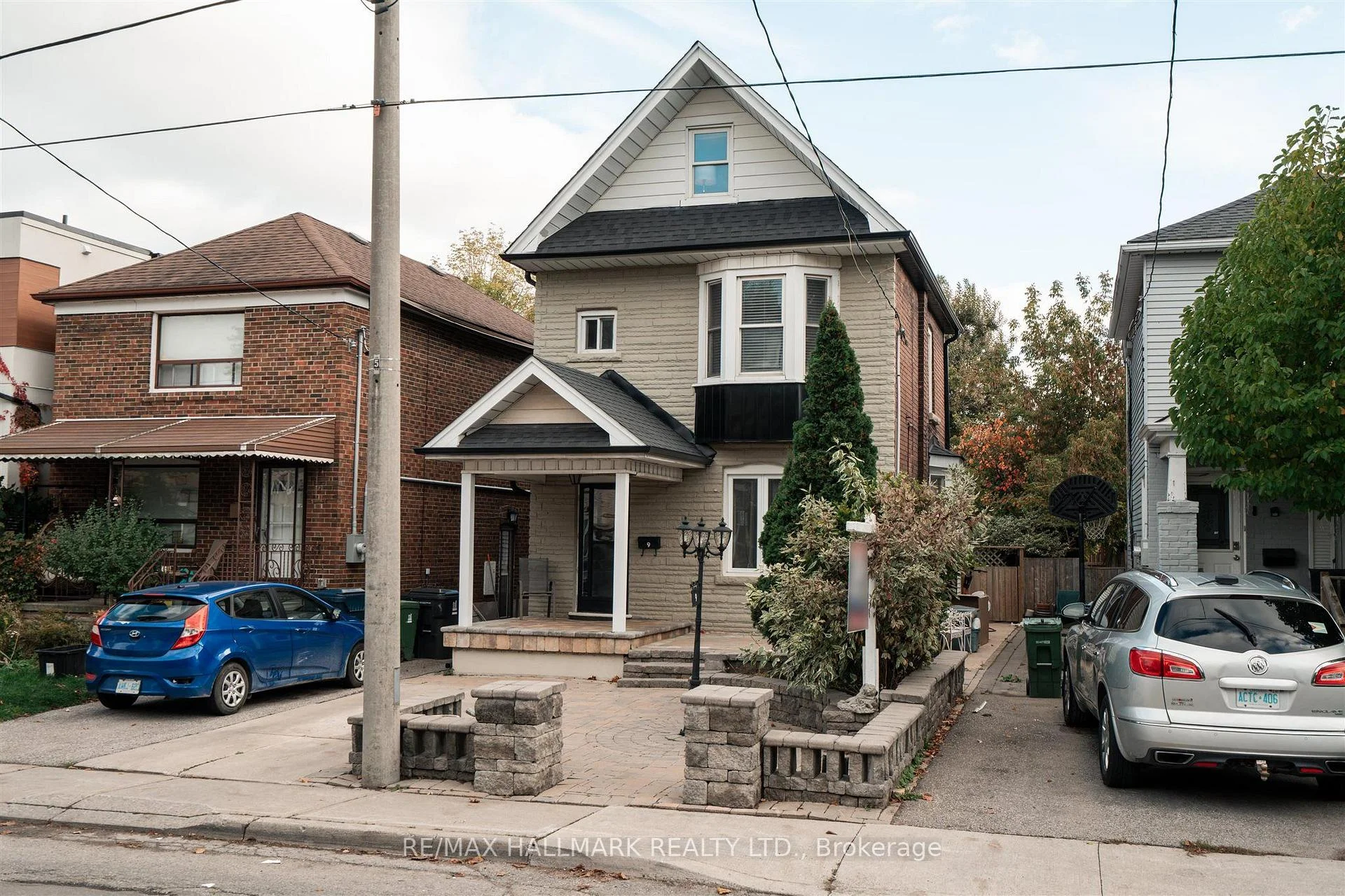 Photo 6 of 9 Savoy Avenue, Toronto, Woodbine-Lumsden — HOMEH