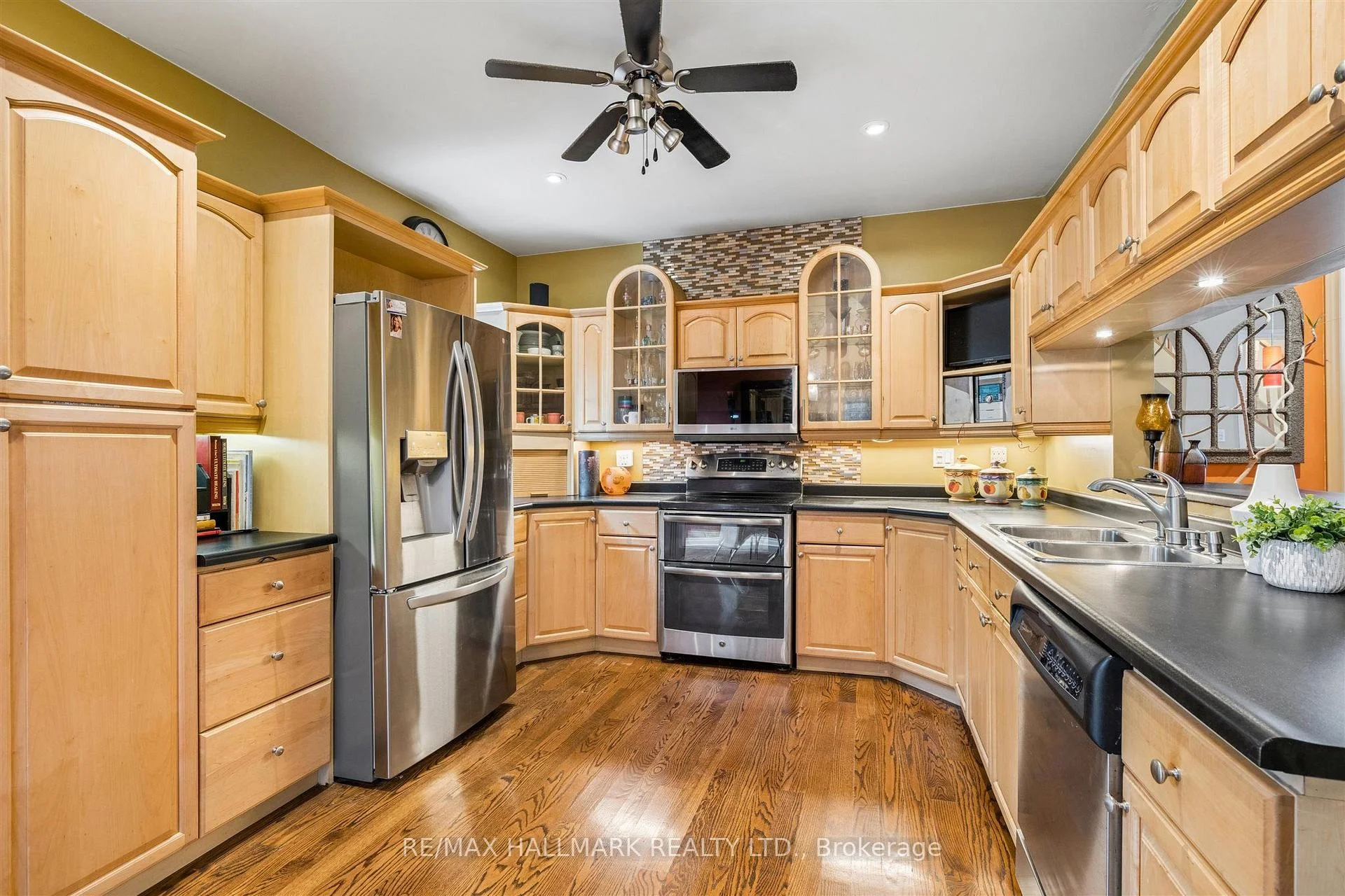 Photo 40 of 9 Savoy Avenue, Toronto, Woodbine-Lumsden — HOMEH