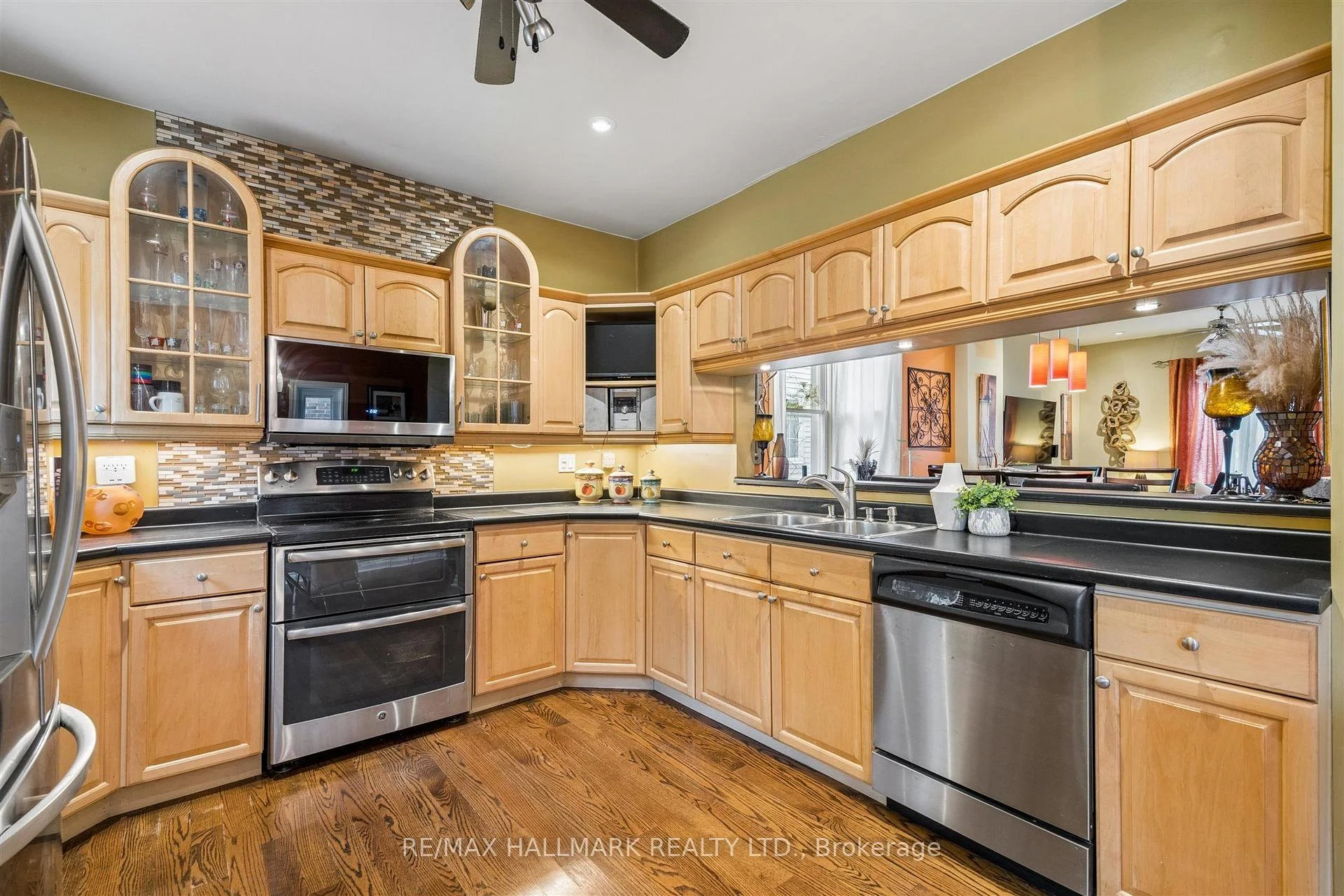 Photo 42 of 9 Savoy Avenue, Toronto, Woodbine-Lumsden — HOMEH