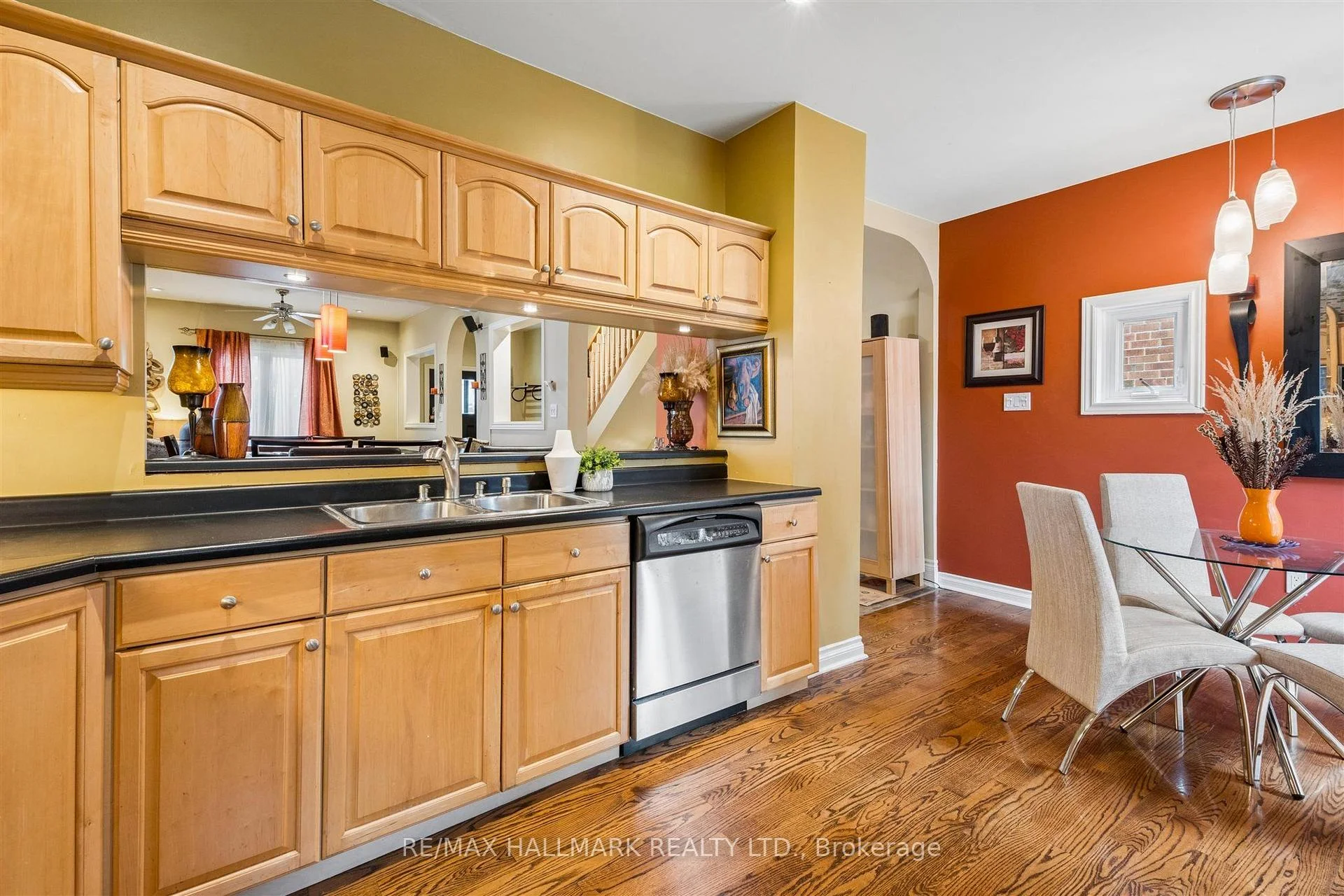 Photo 46 of 9 Savoy Avenue, Toronto, Woodbine-Lumsden — HOMEH