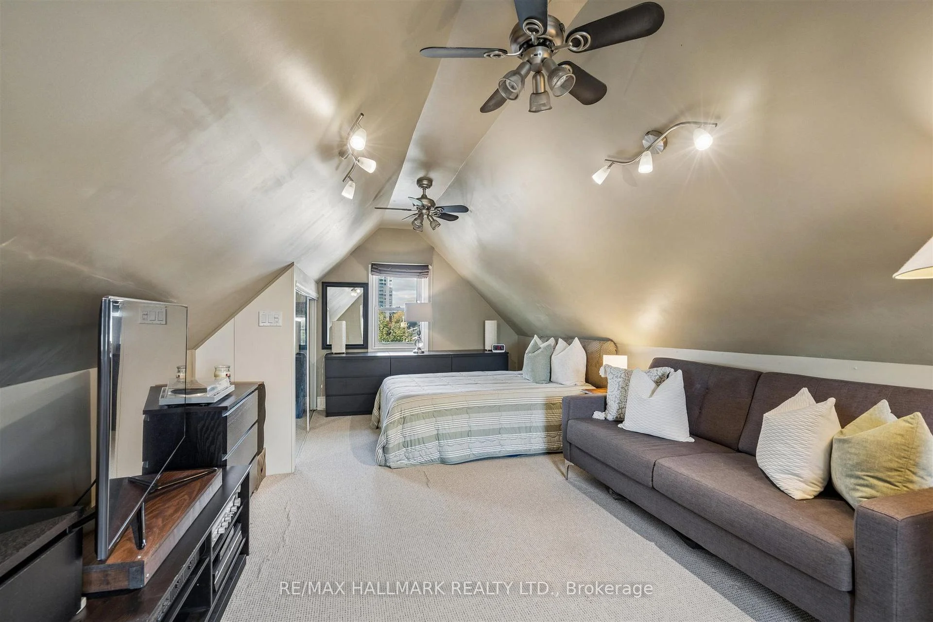 Photo 60 of 9 Savoy Avenue, Toronto, Woodbine-Lumsden — HOMEH